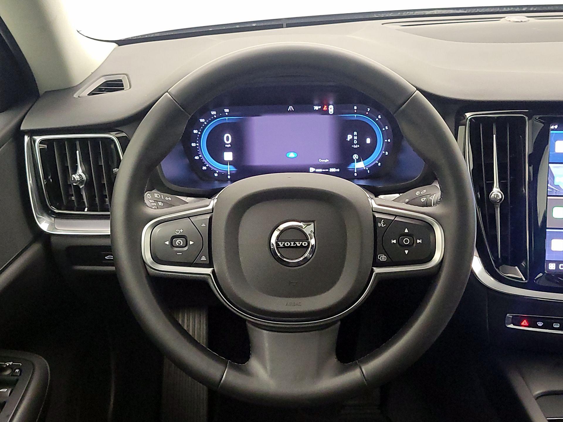 Thumbnail: 2025 Volvo S60 - 10