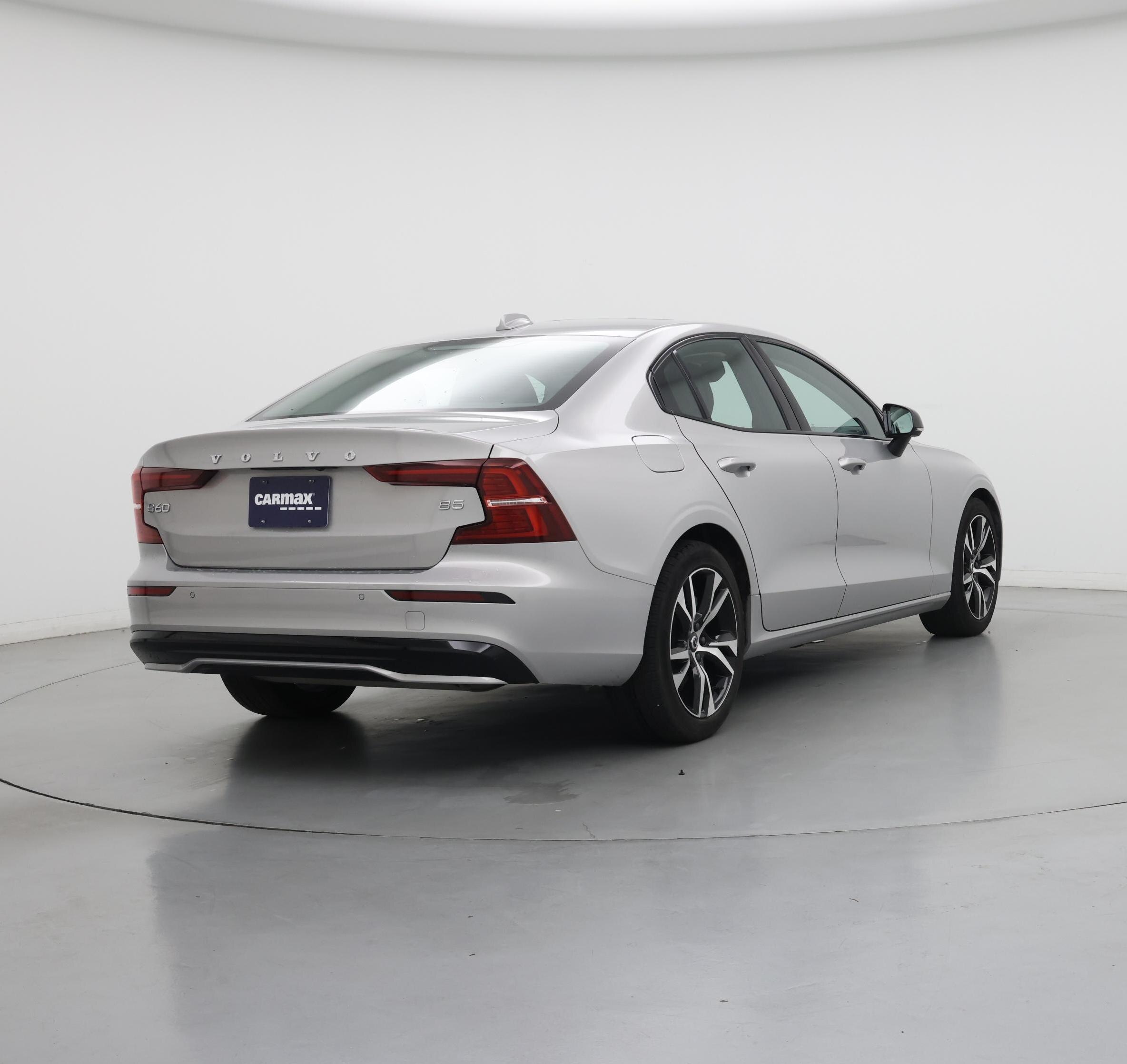 Thumbnail: 2025 Volvo S60 - 8