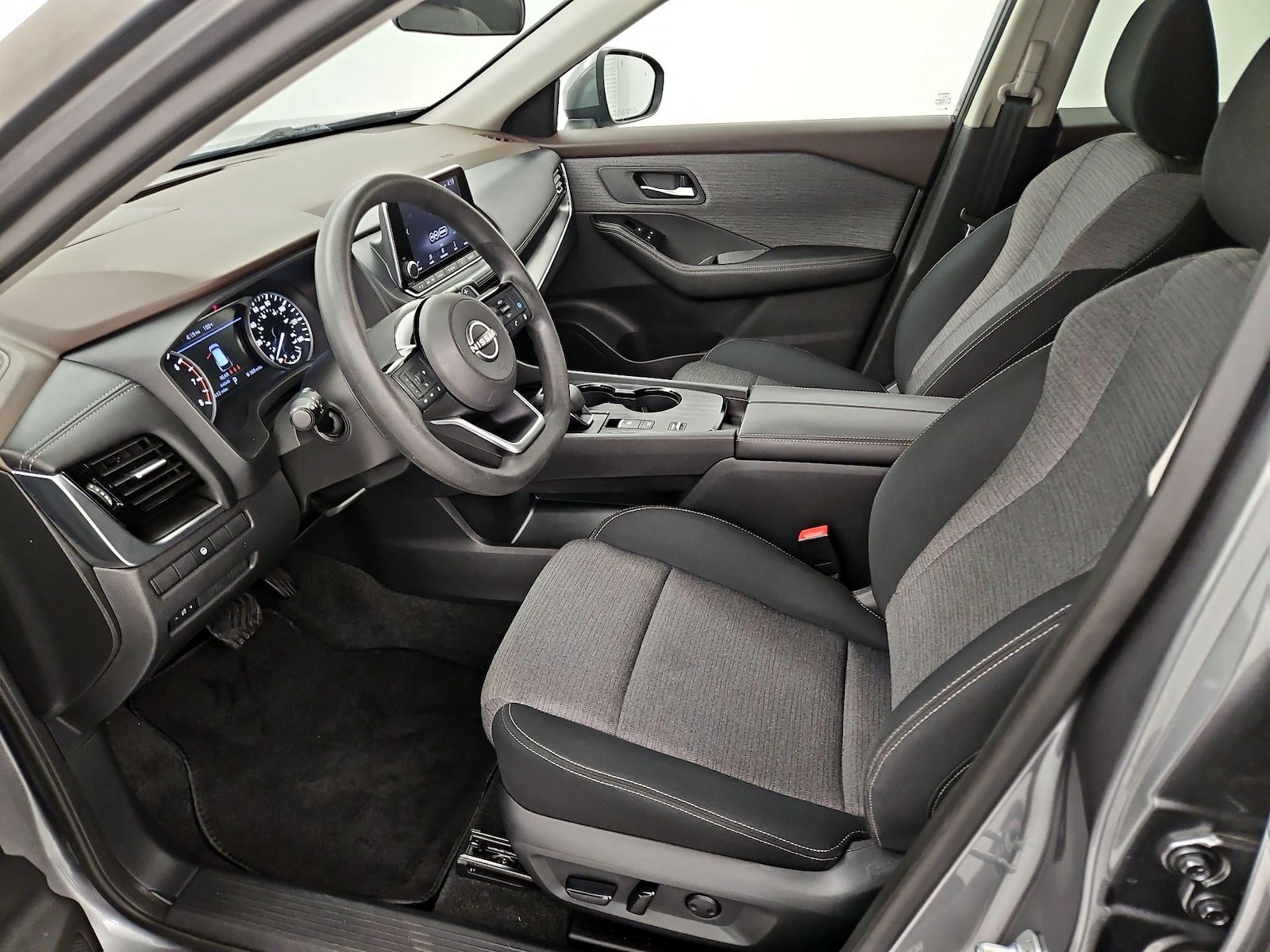 2022 Nissan Rogue SV - Photo 12