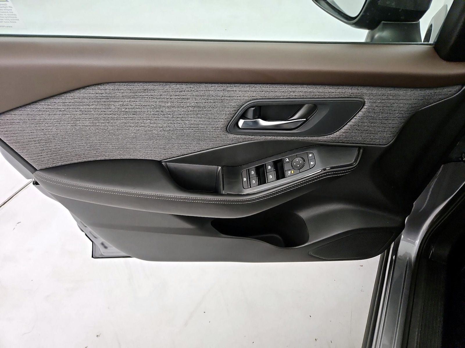 2022 Nissan Rogue SV - Photo 13