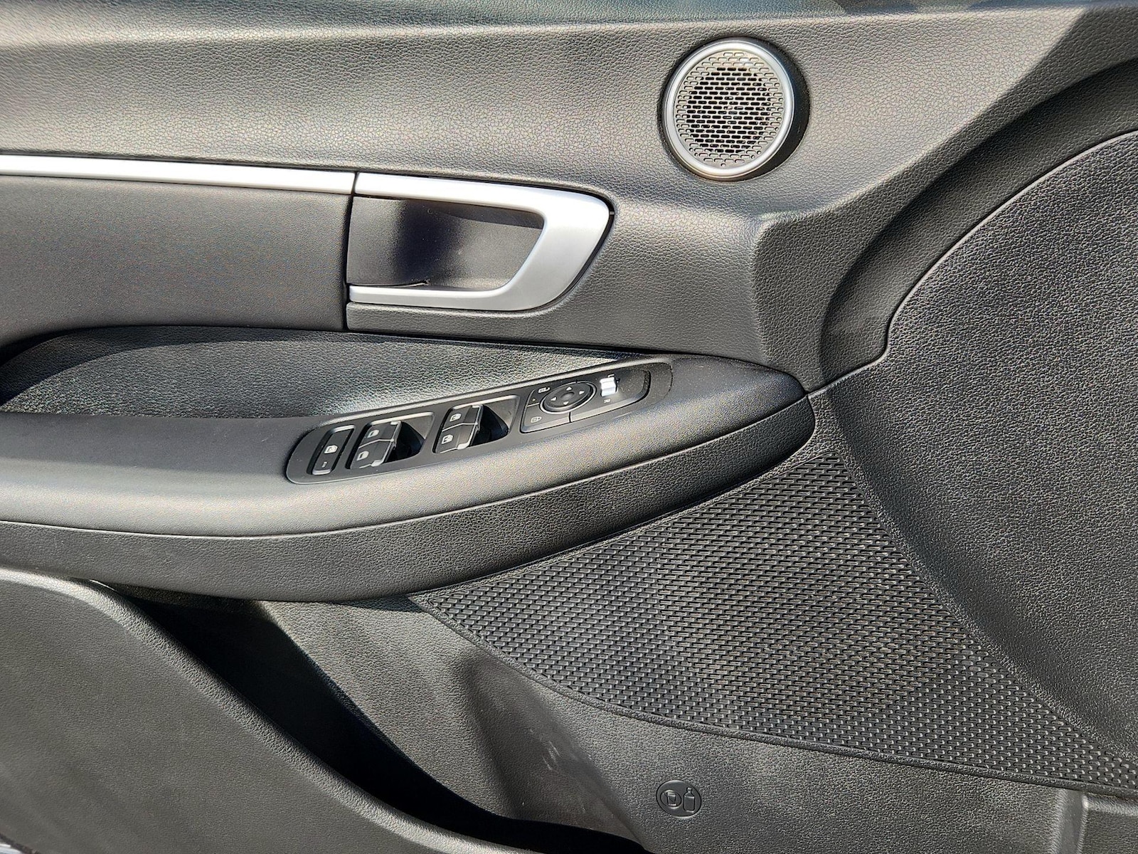 2025 Hyundai Sonata SEL - Photo 11
