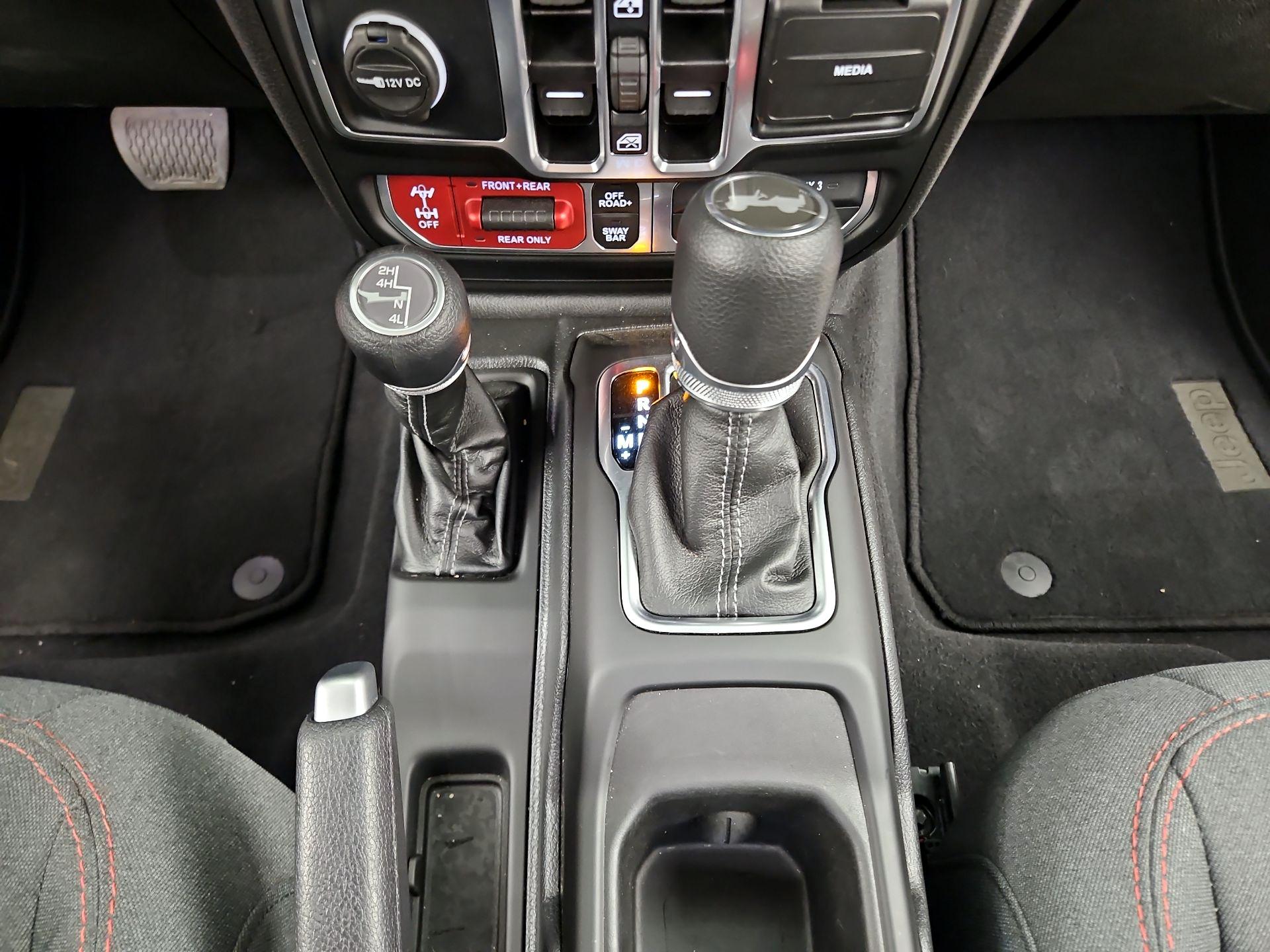 Thumbnail: 2025 Jeep Wrangler - 17