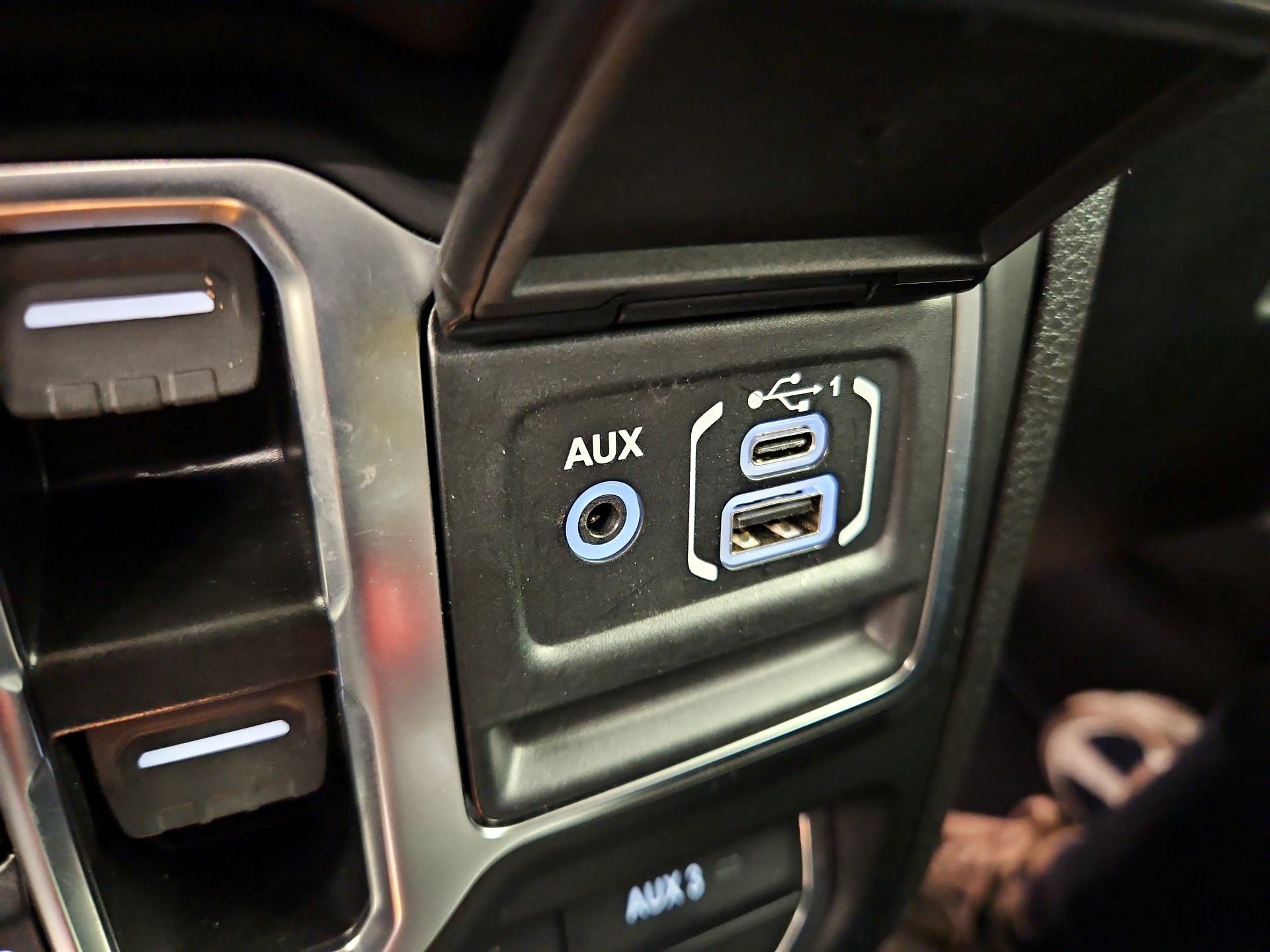 Thumbnail: 2025 Jeep Wrangler - 18