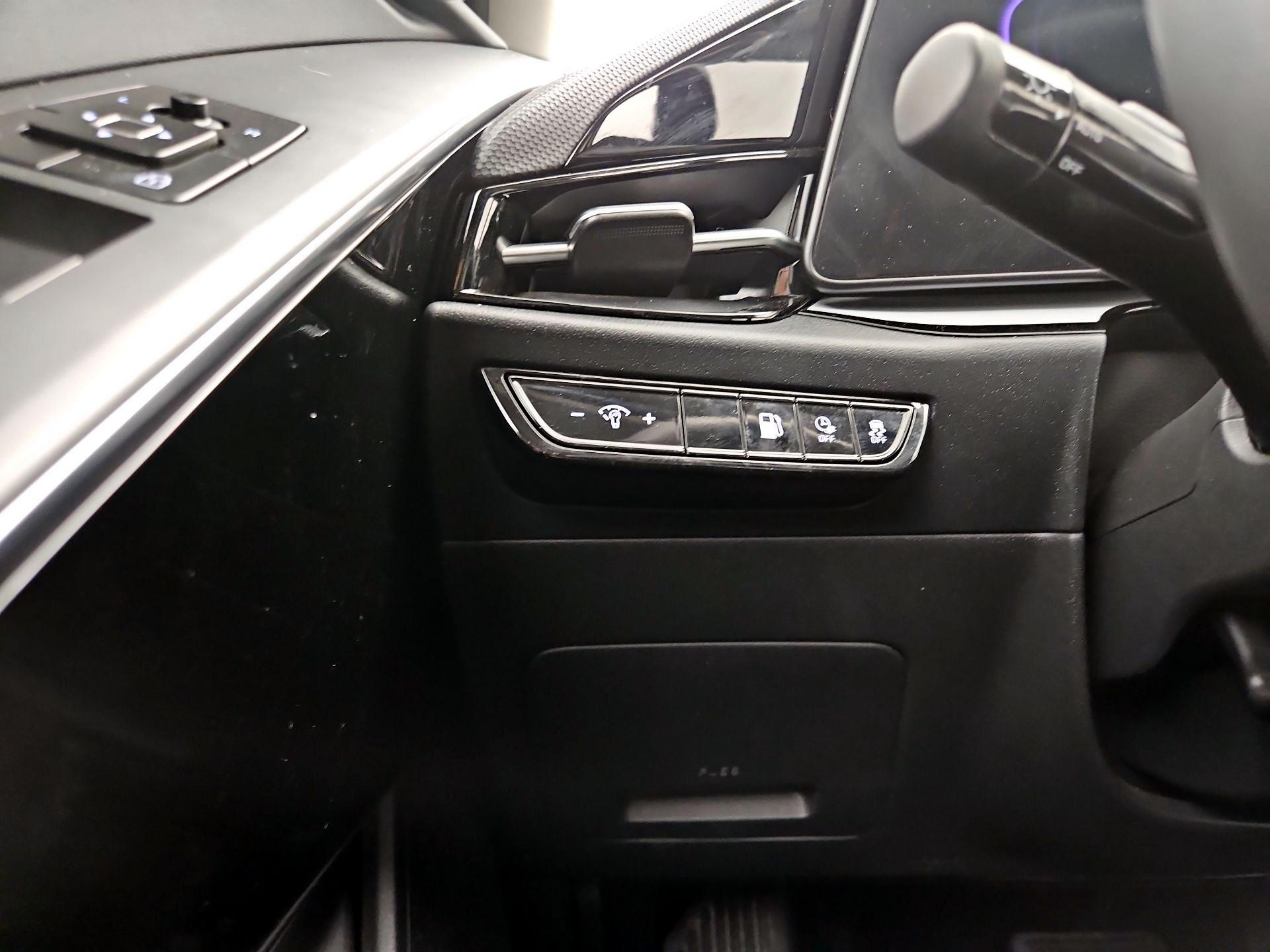Thumbnail: 2025 Kia Niro - 13