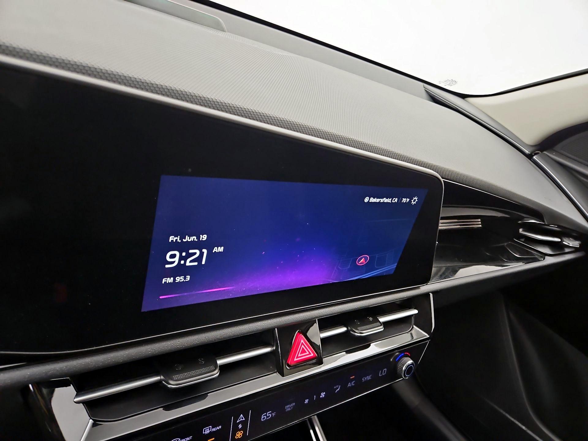 Thumbnail: 2025 Kia Niro - 15