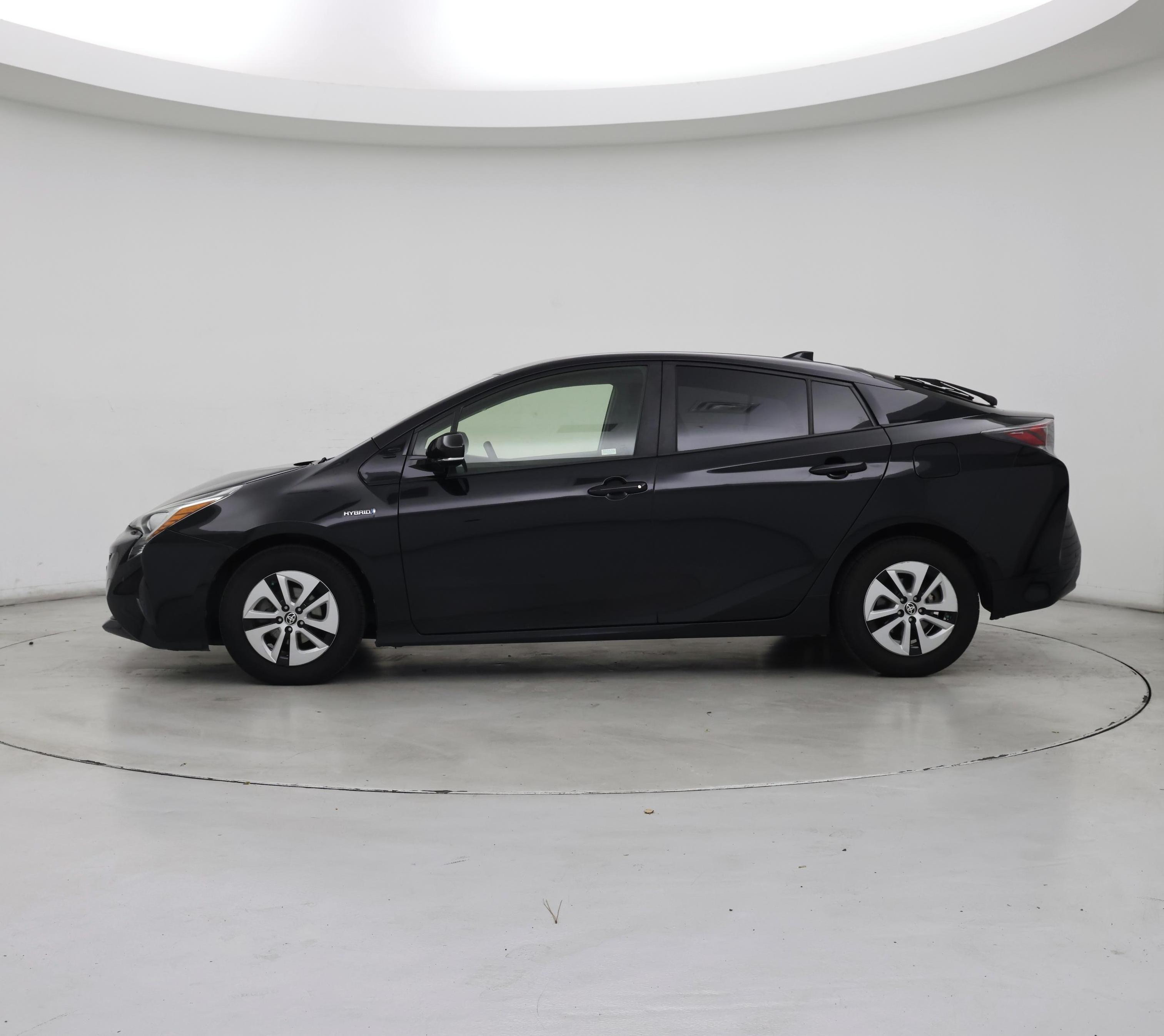 Thumbnail: 2018 Toyota Prius - 3
