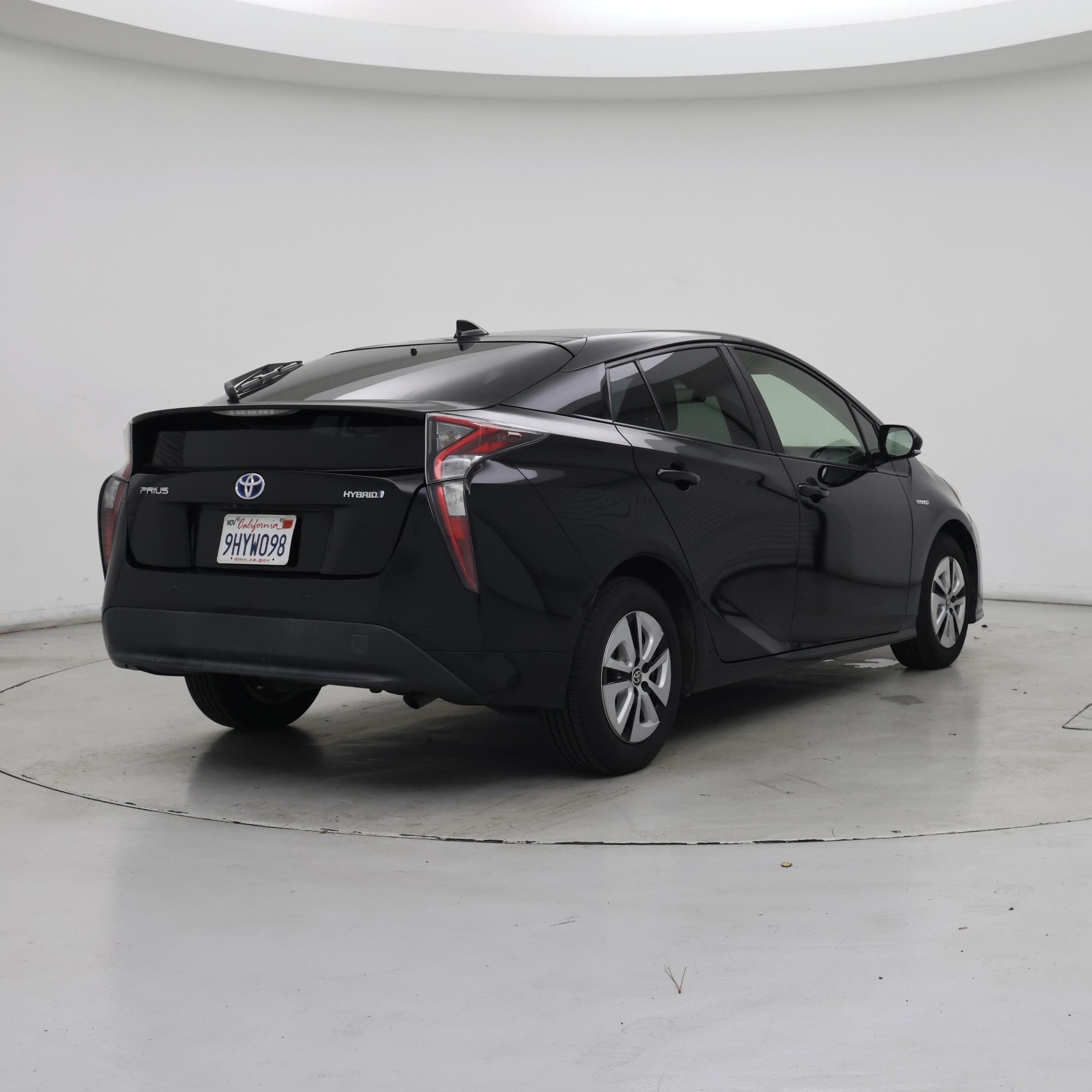 Thumbnail: 2018 Toyota Prius - 8