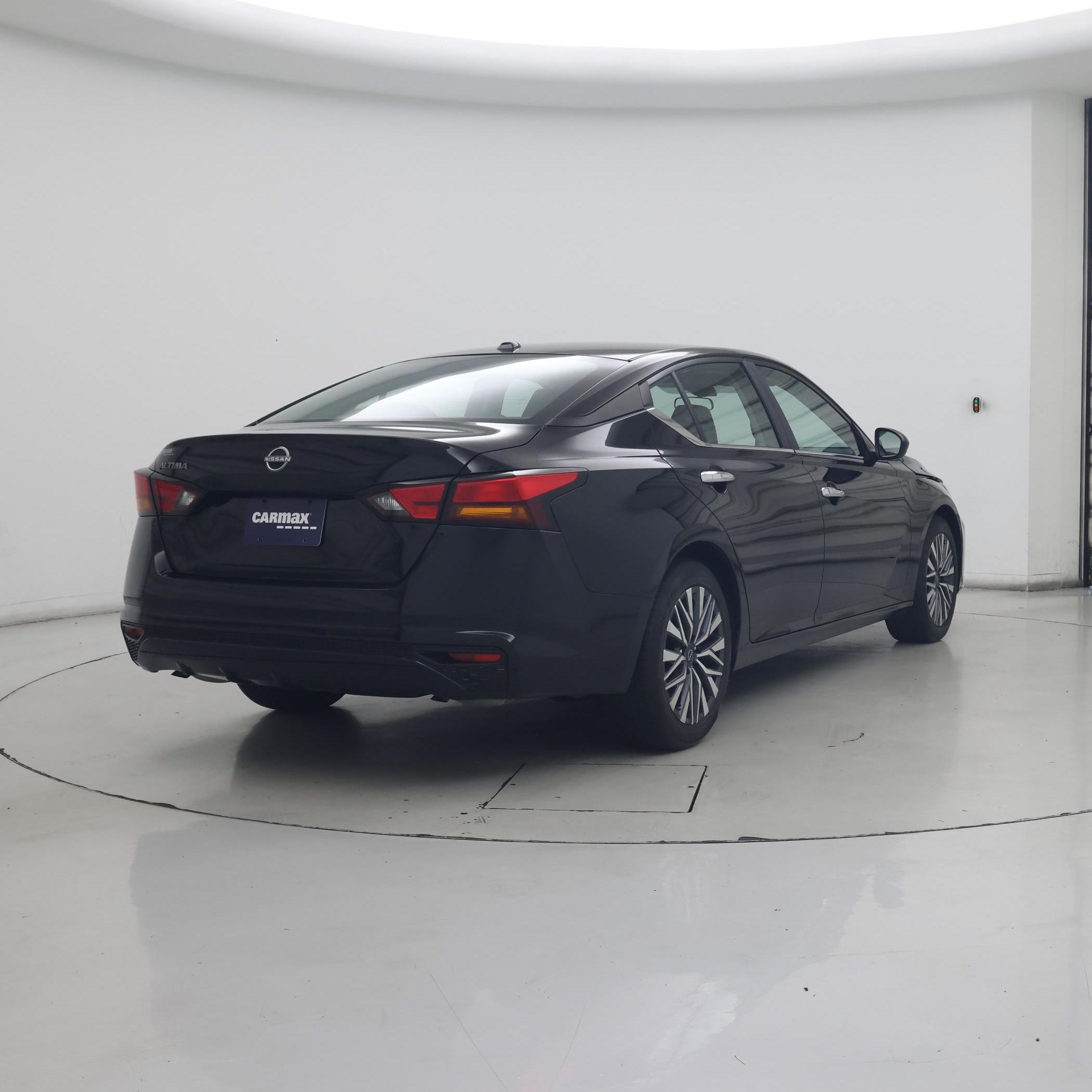 Thumbnail: 2025 Nissan Altima - 8