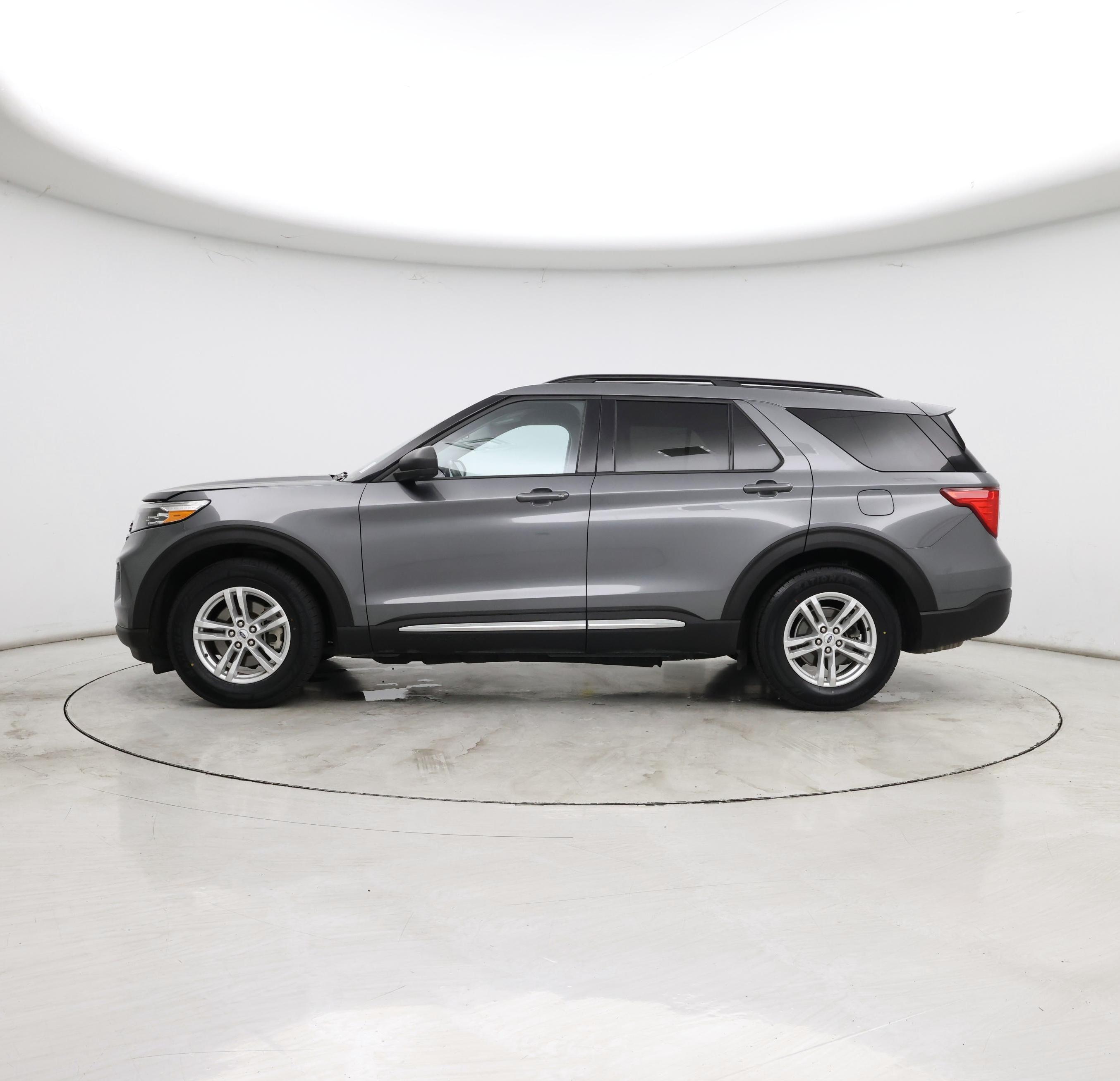 Thumbnail: 2023 Ford Explorer - 3