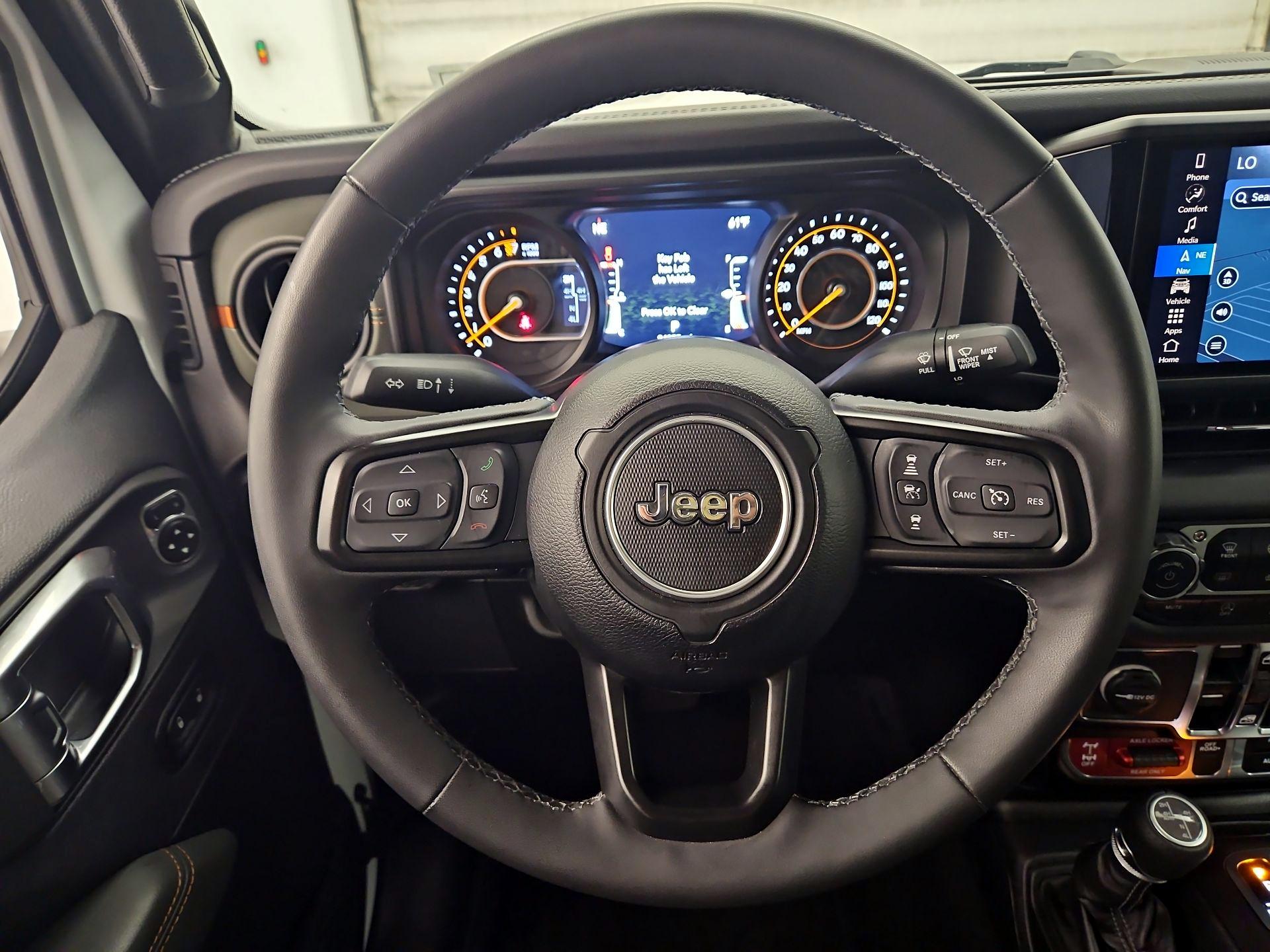 Thumbnail: 2025 Jeep Gladiator - 10