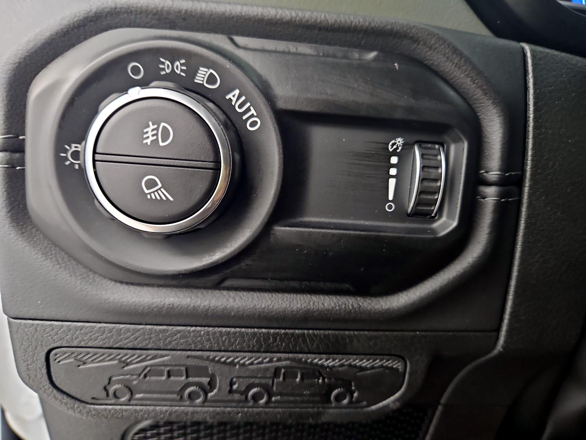 Thumbnail: 2025 Jeep Gladiator - 13