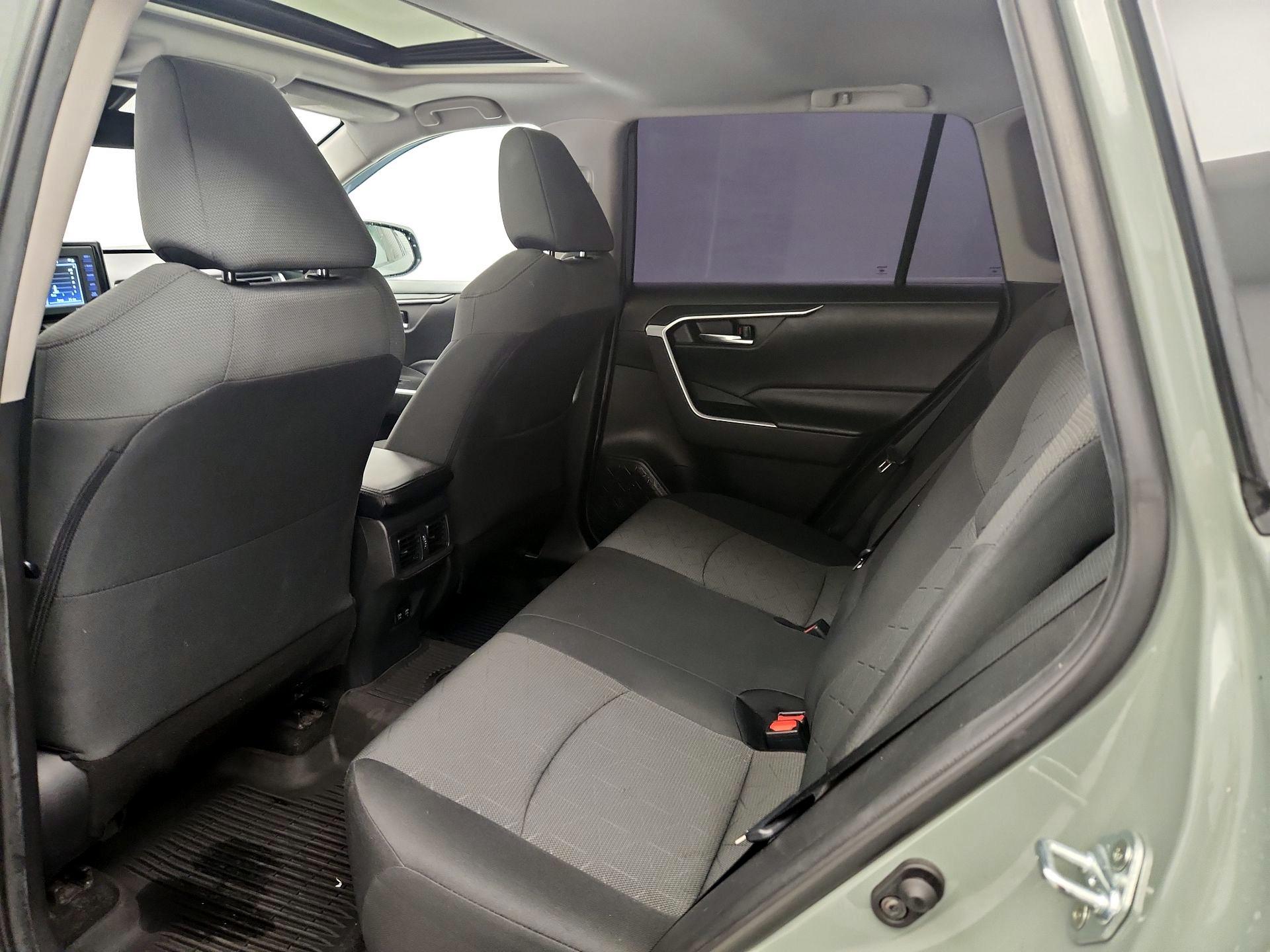 Thumbnail: 2021 Toyota RAV4 - 20