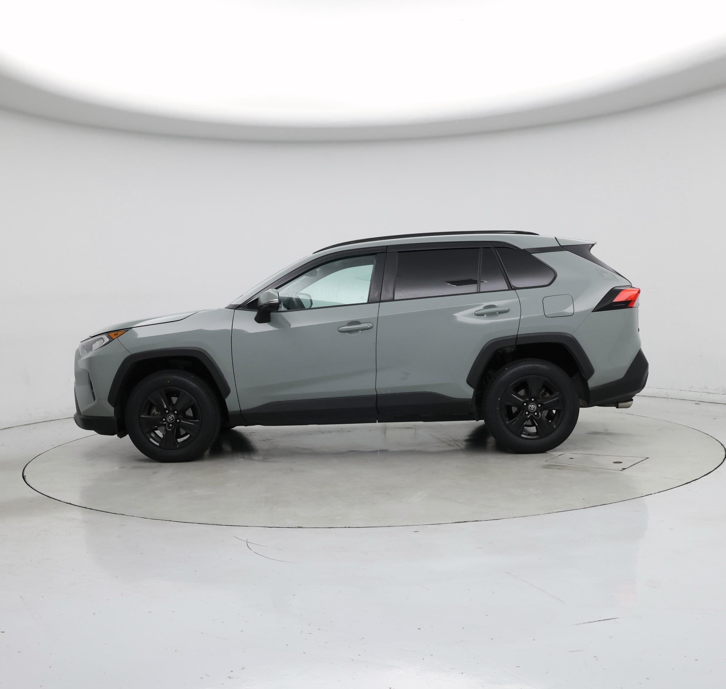 Thumbnail: 2021 Toyota RAV4 - 3