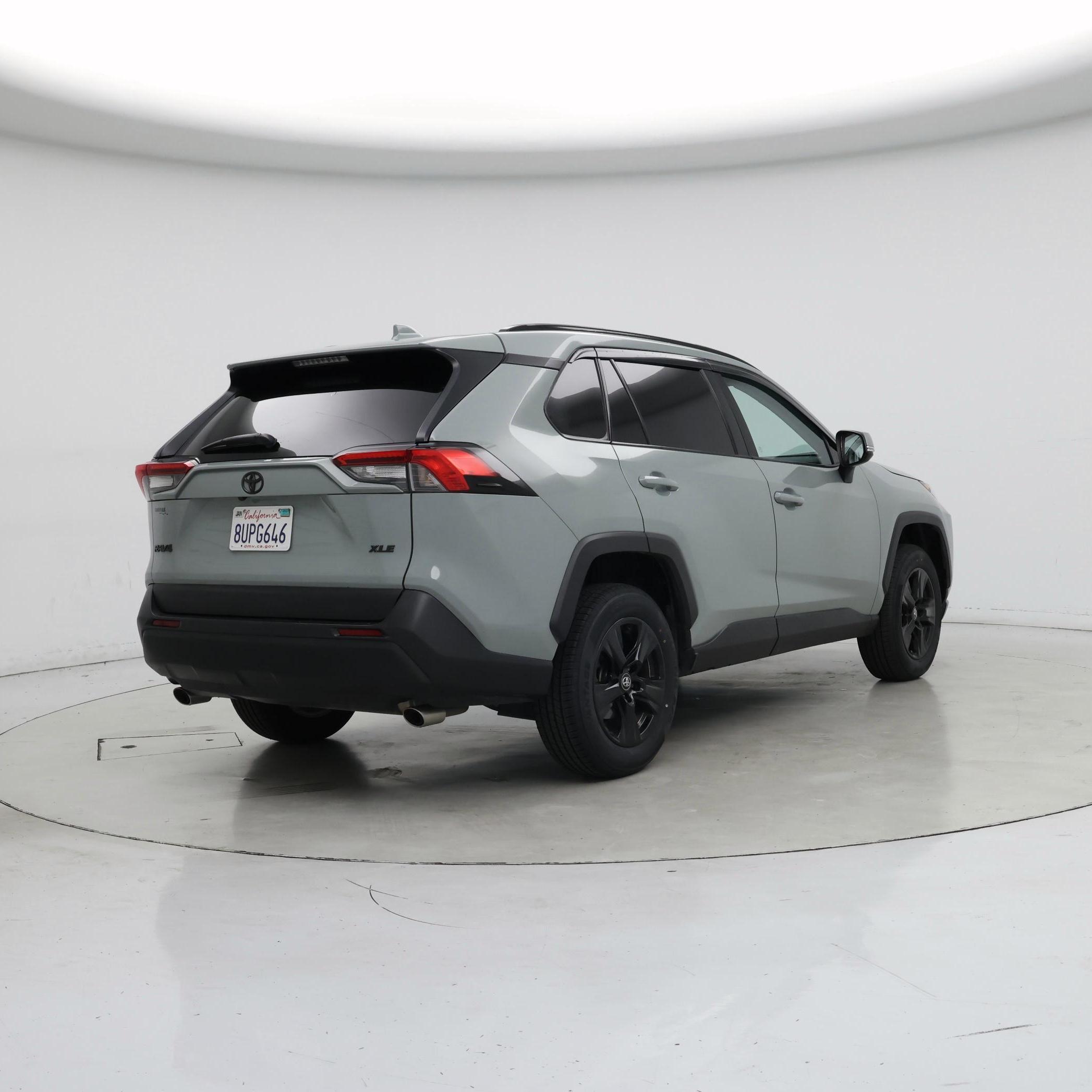 Thumbnail: 2021 Toyota RAV4 - 8