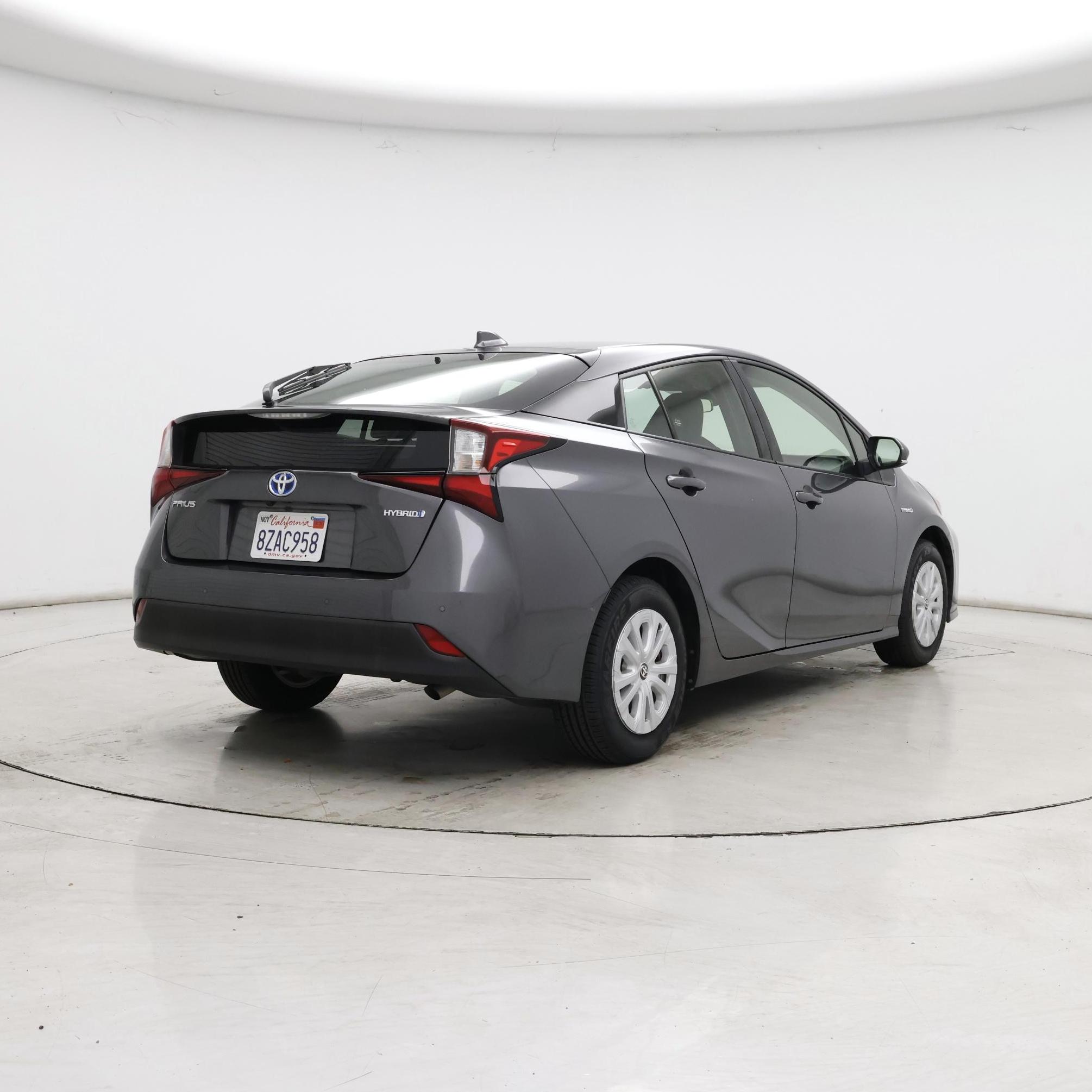 Thumbnail: 2022 Toyota Prius - 8