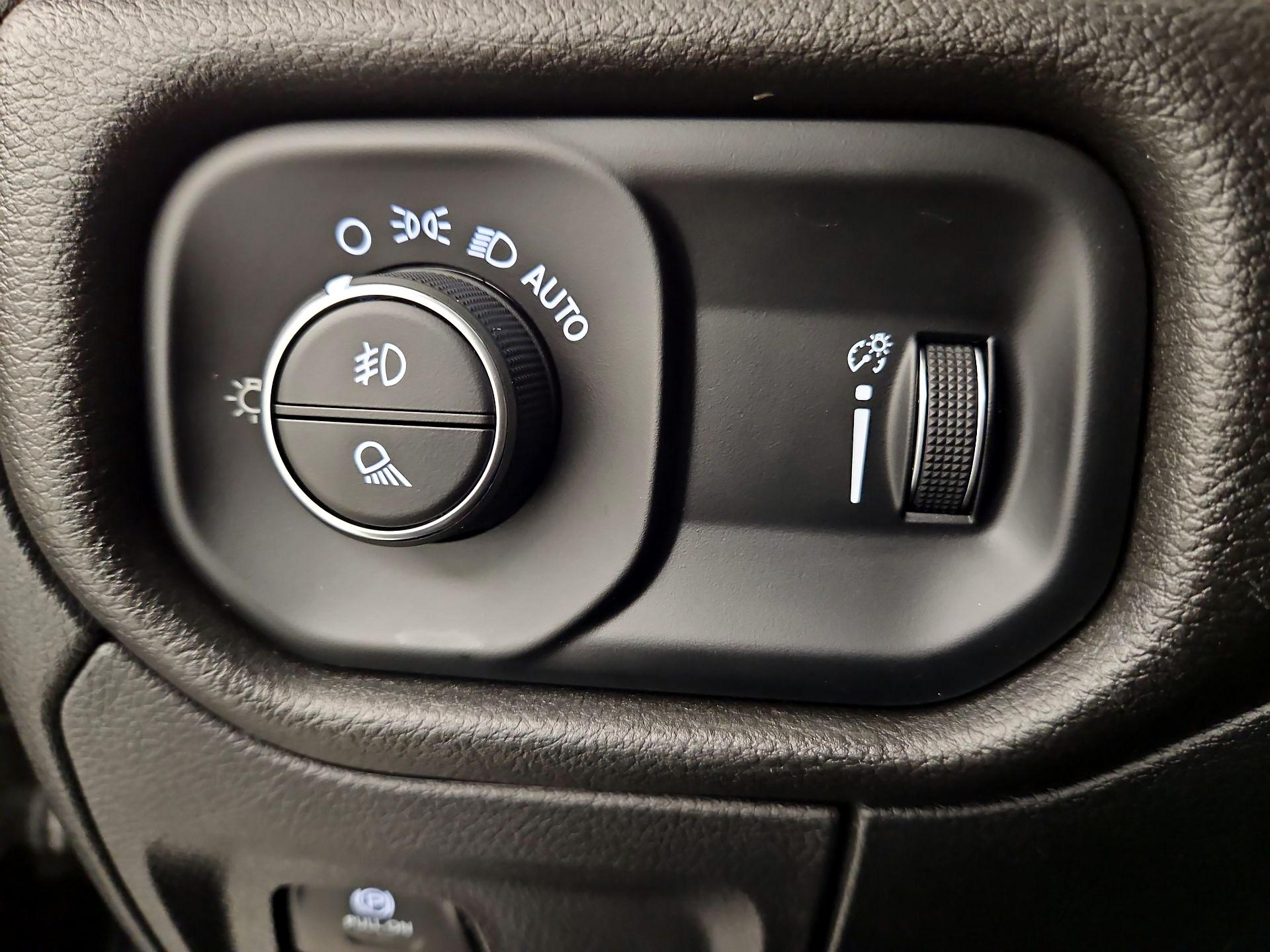 Thumbnail: 2025 RAM 1500 - 13