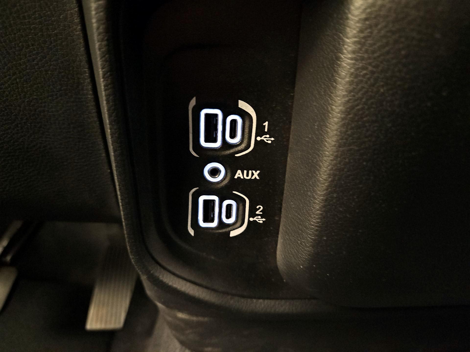Thumbnail: 2025 RAM 1500 - 18