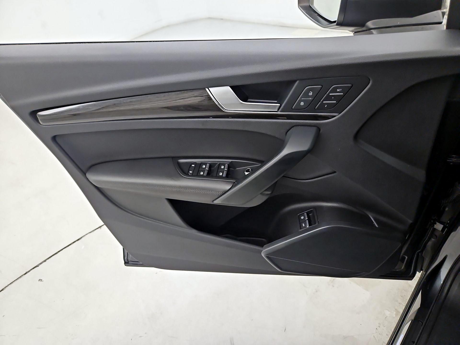 Thumbnail: 2020 Audi Q5 - 12