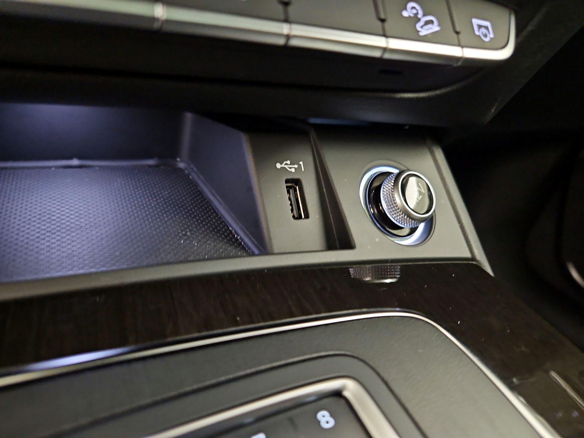 Thumbnail: 2020 Audi Q5 - 19
