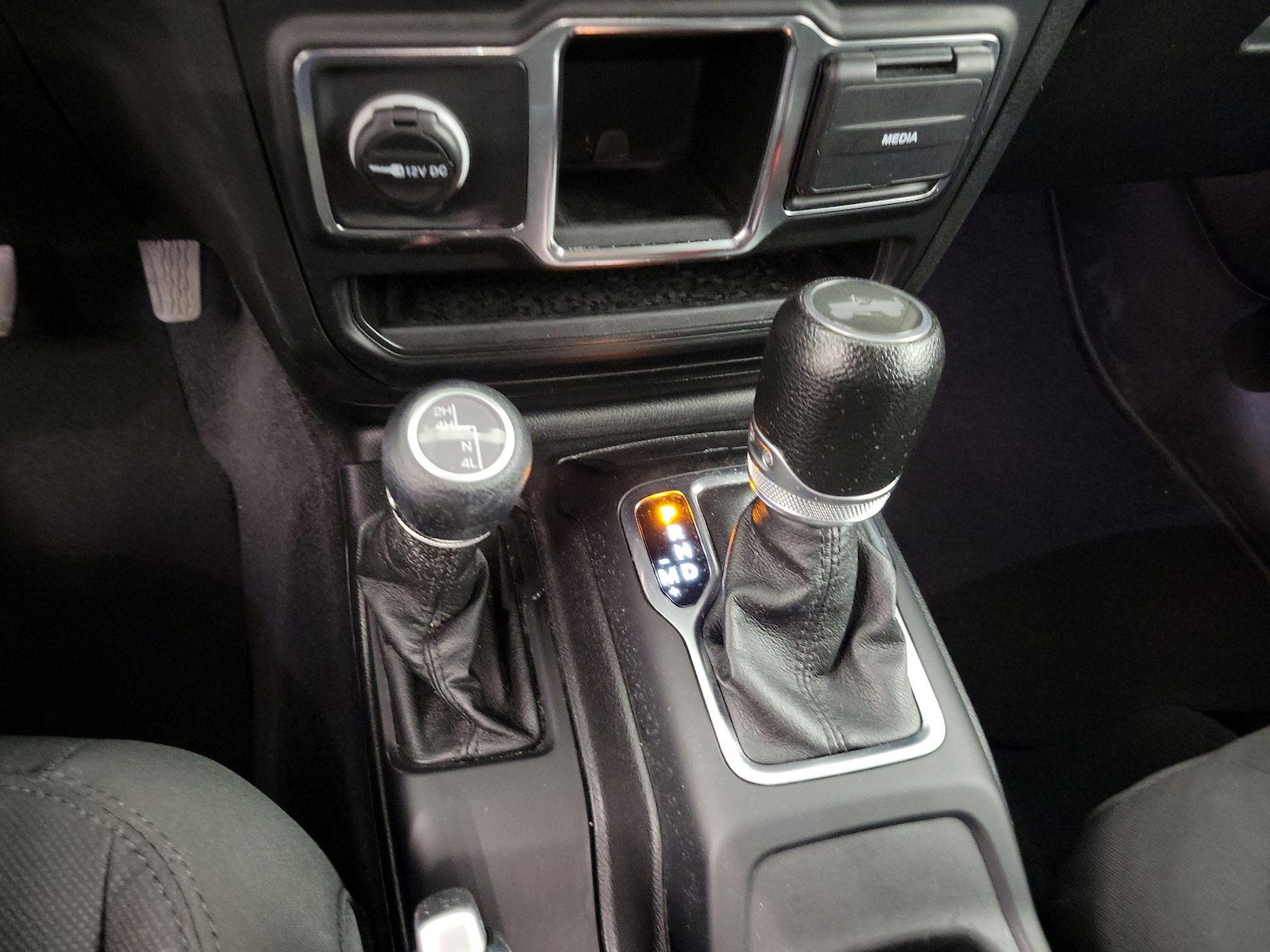 2023 Jeep Wrangler 4-Door Sport - Photo 18