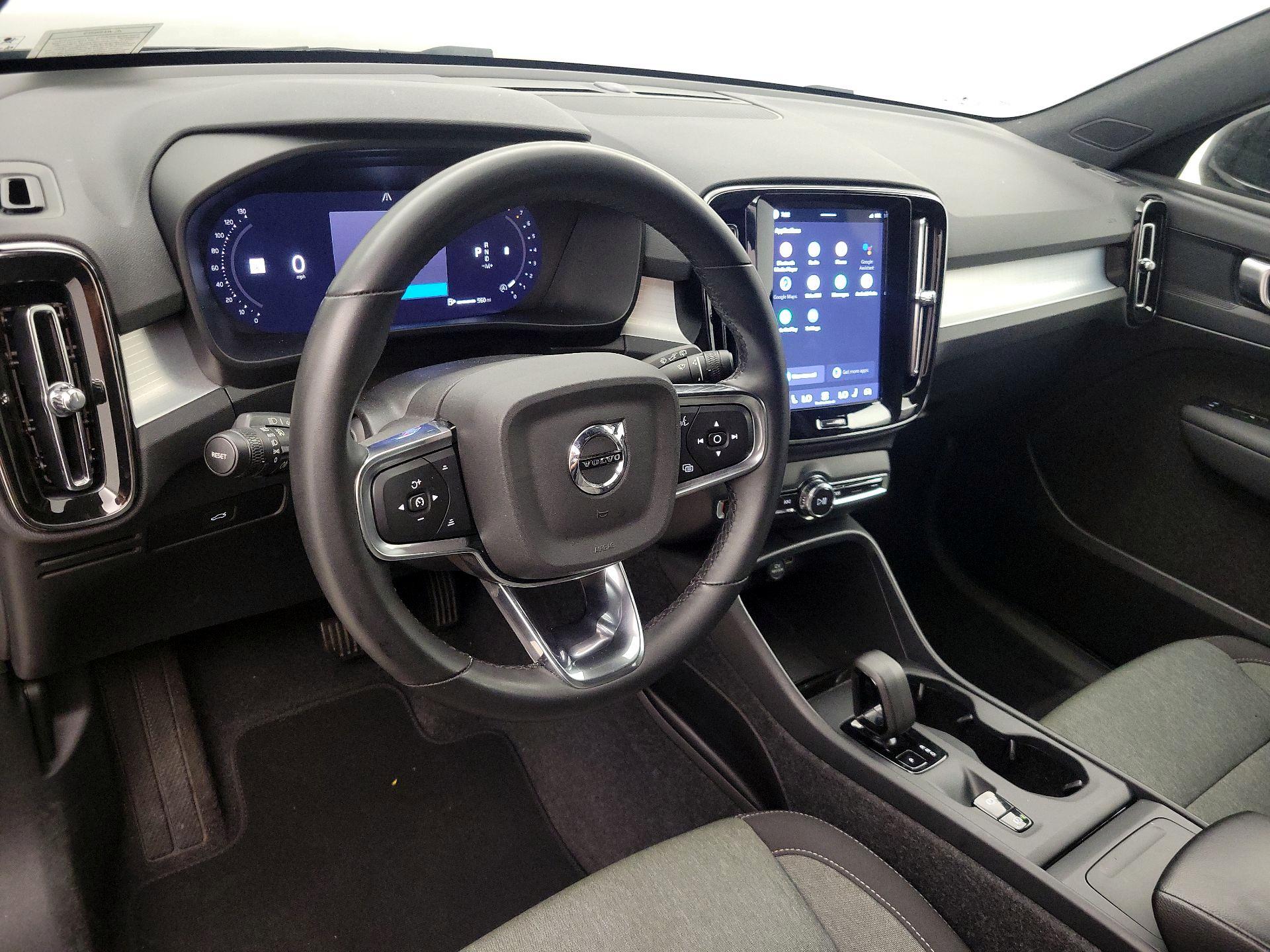 Thumbnail: 2024 Volvo XC40 - 9