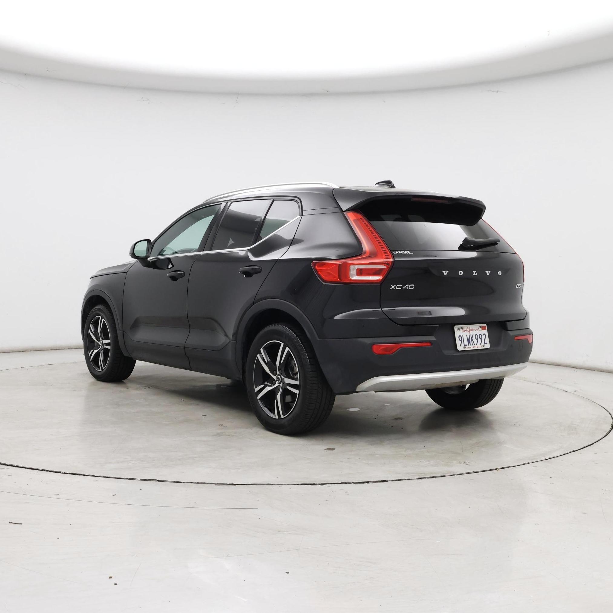 Thumbnail: 2024 Volvo XC40 - 2