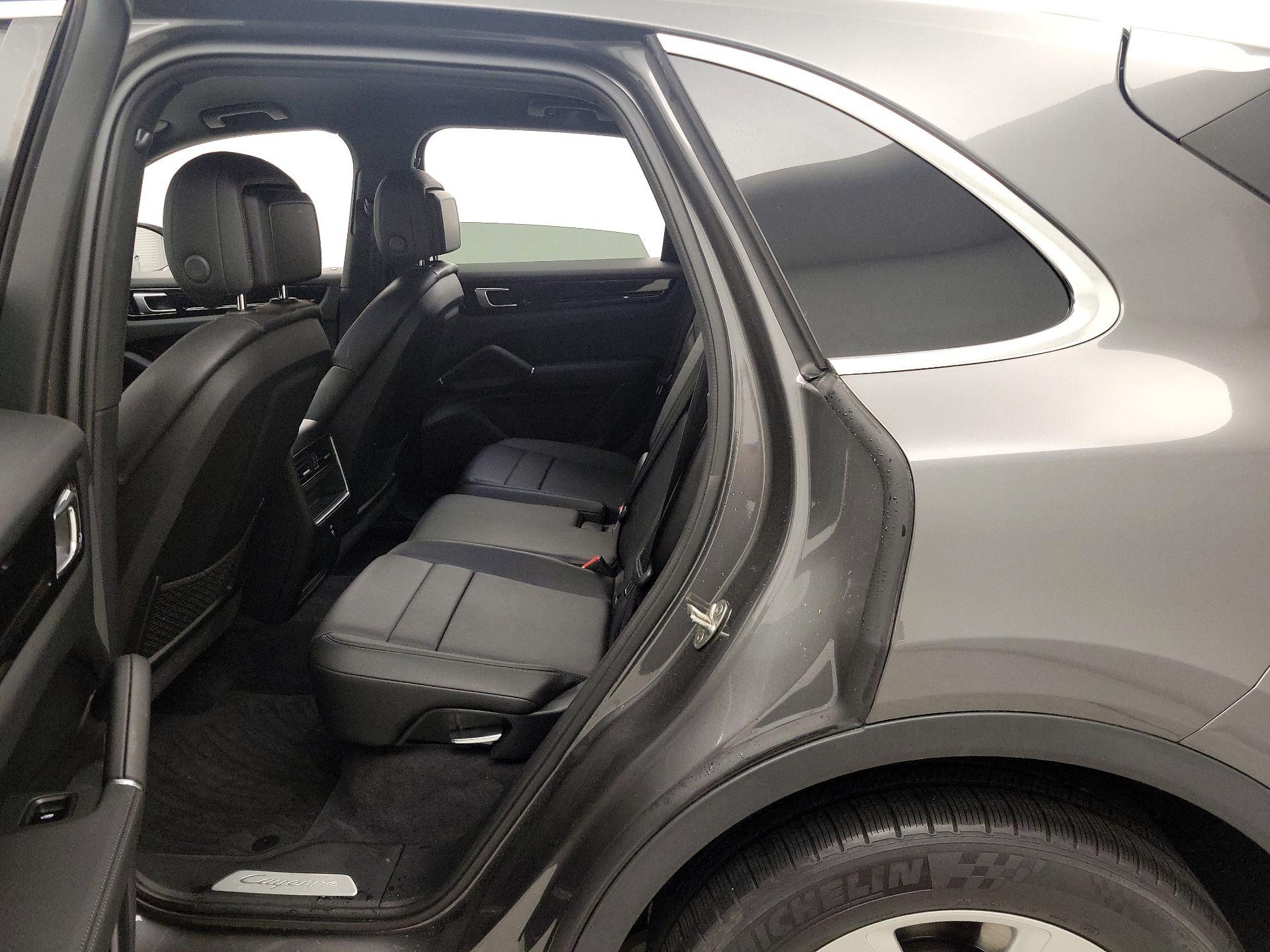 Thumbnail: 2020 Porsche Cayenne - 20