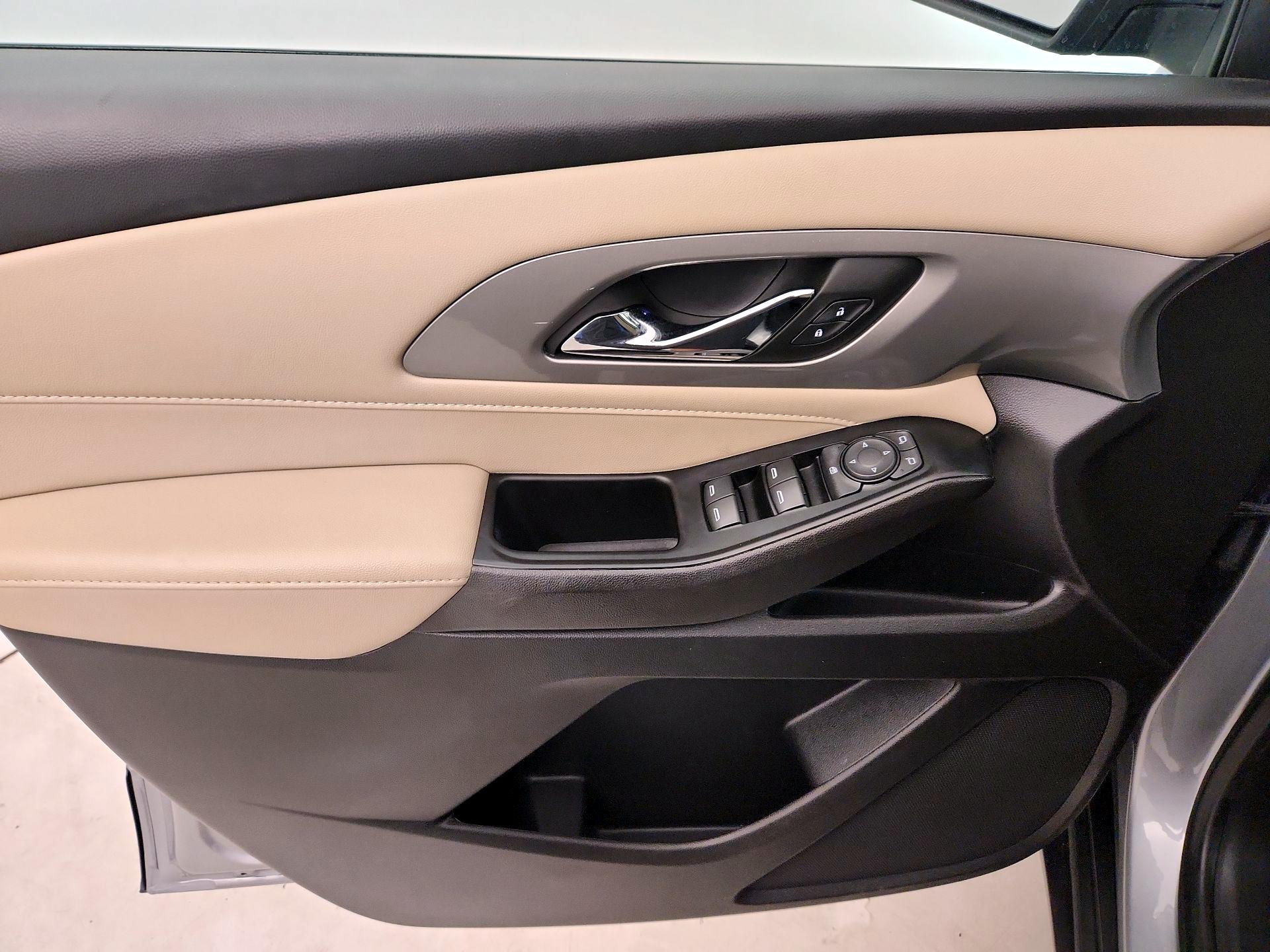 Thumbnail: 2023 Chevrolet Traverse - 12