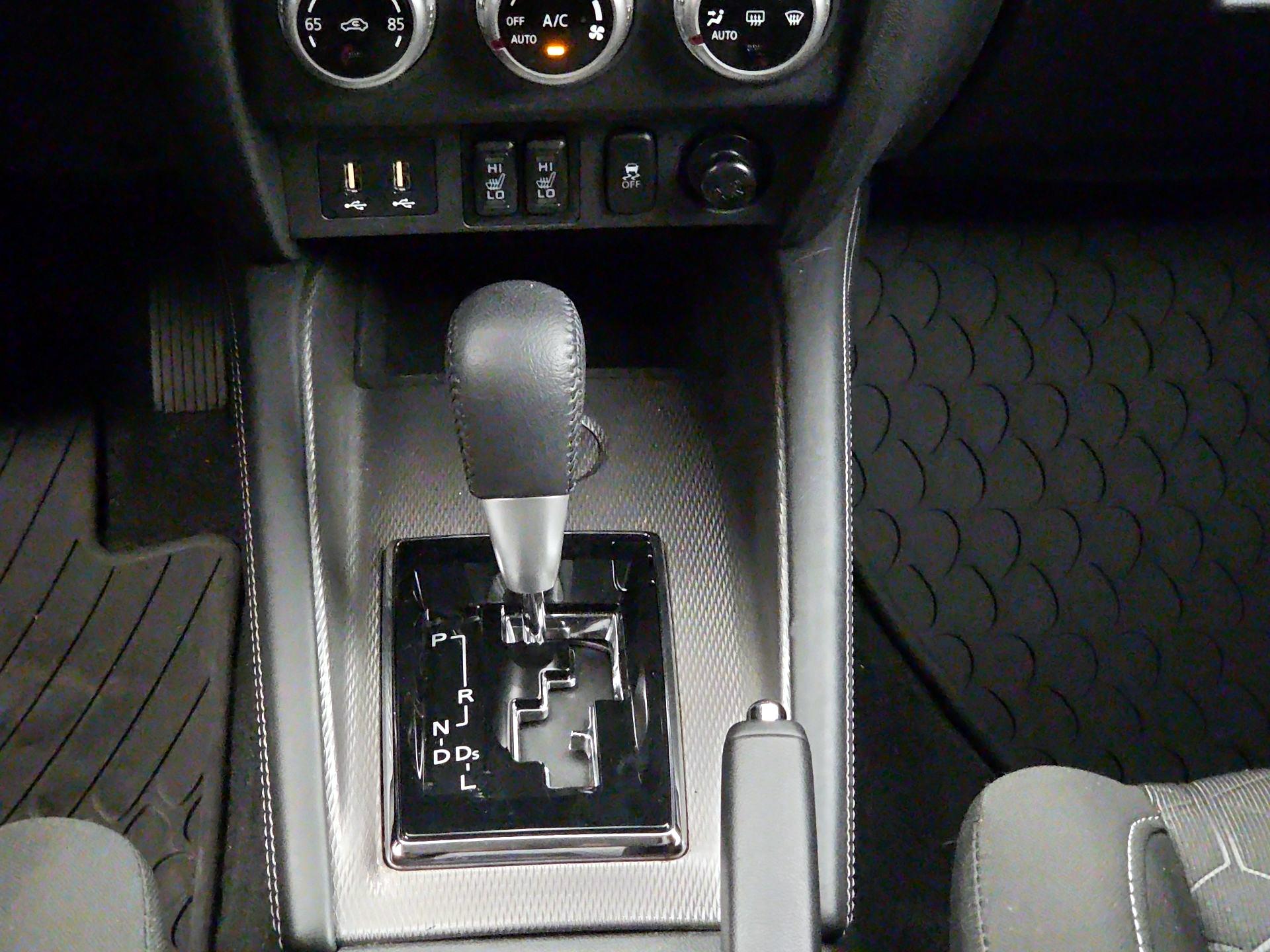 Thumbnail: 2020 Mitsubishi Outlander Sport - 17