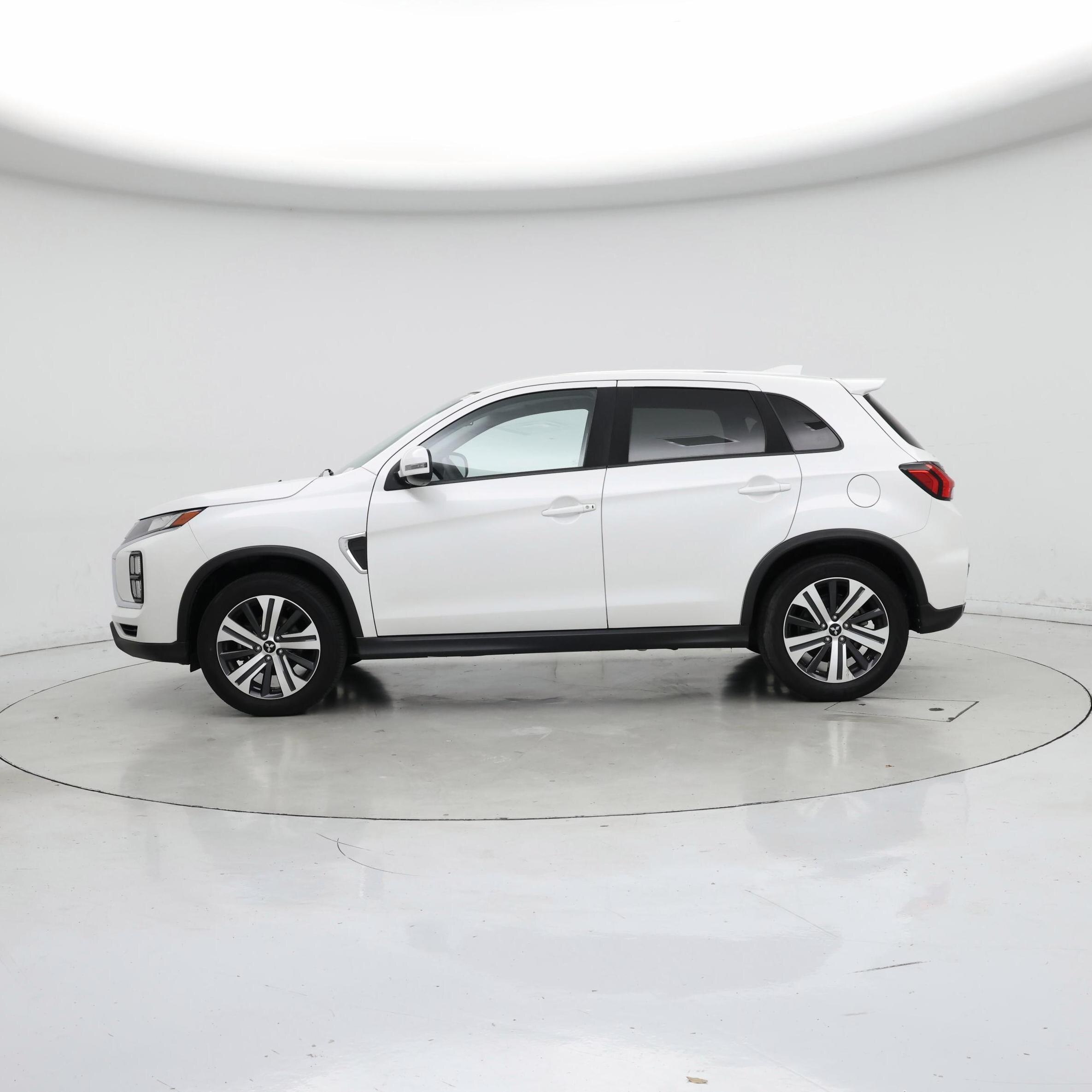 Thumbnail: 2020 Mitsubishi Outlander Sport - 3
