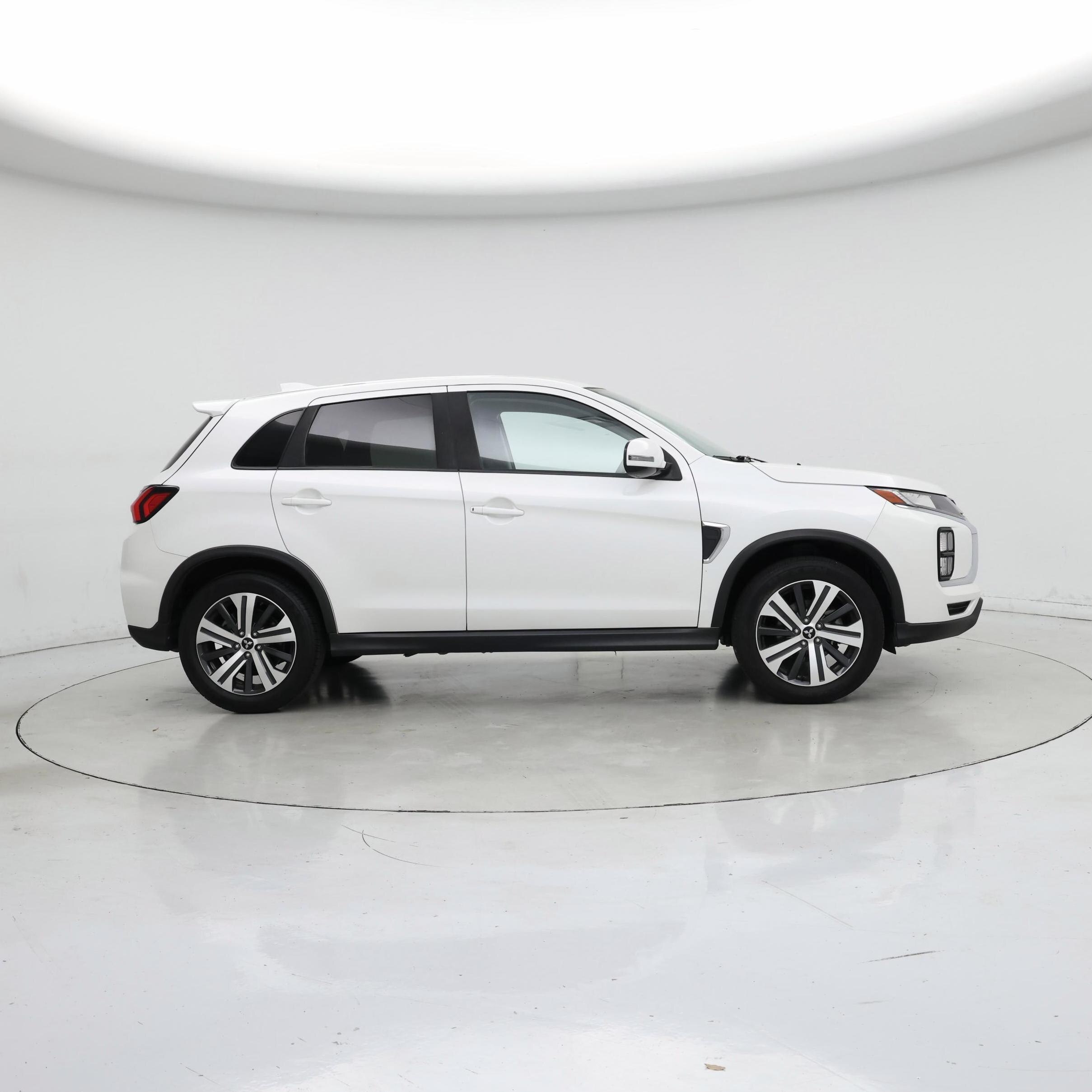Thumbnail: 2020 Mitsubishi Outlander Sport - 7