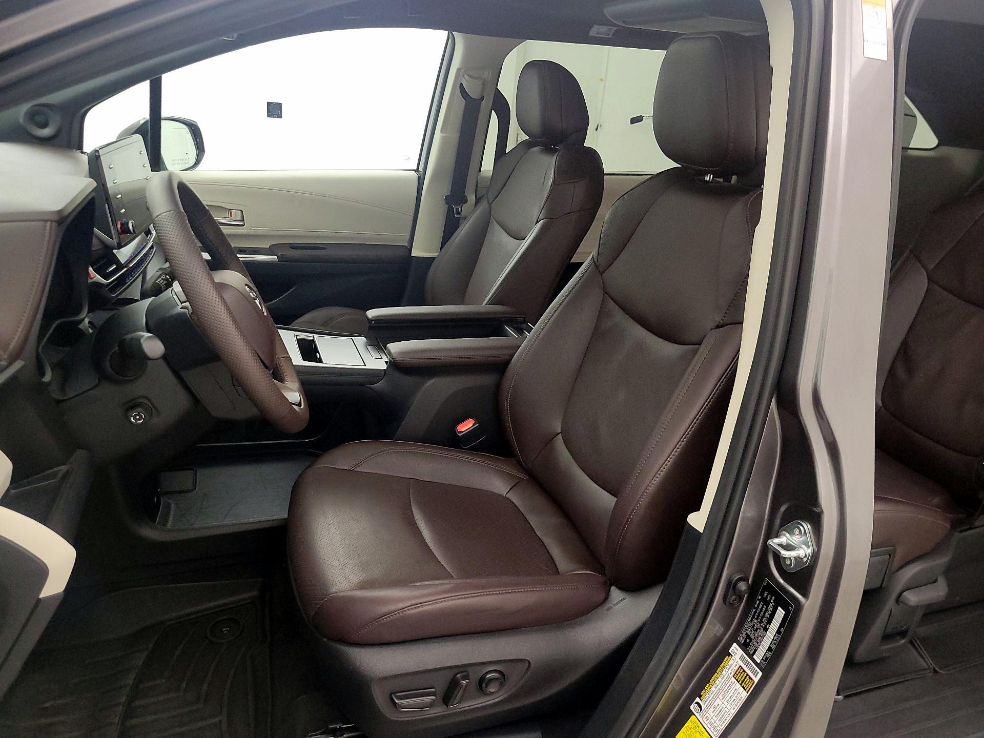 Thumbnail: 2024 Toyota Sienna - 11