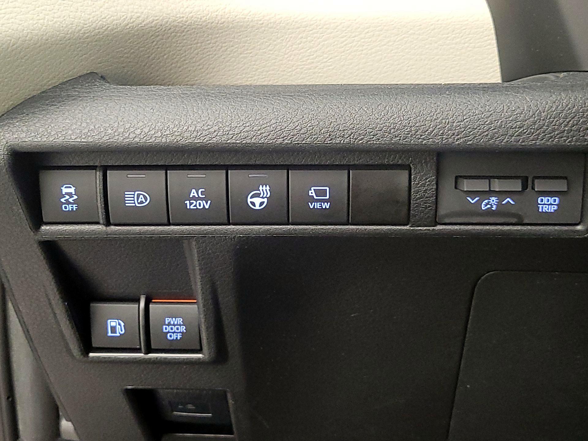 Thumbnail: 2024 Toyota Sienna - 13