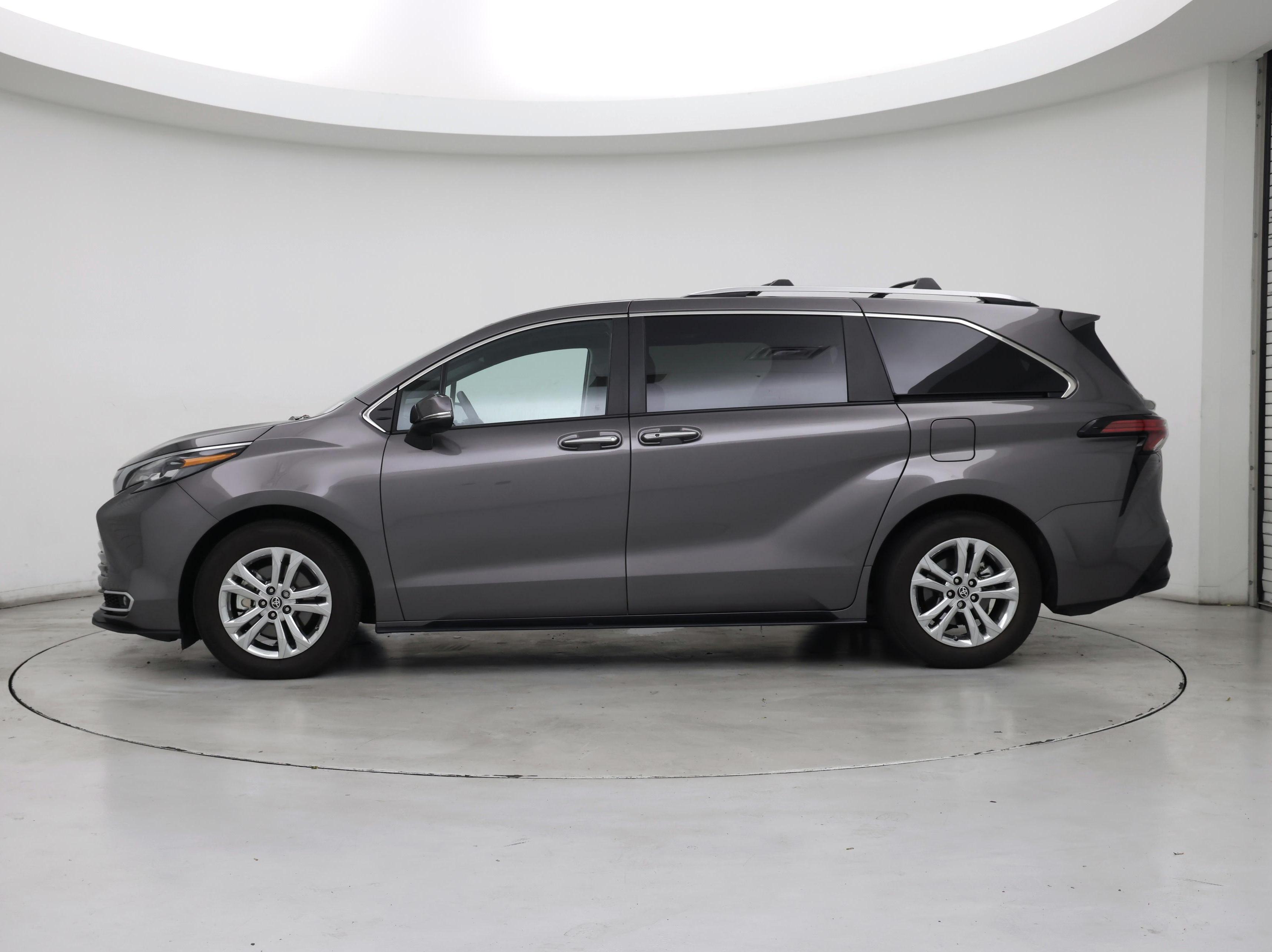 Thumbnail: 2024 Toyota Sienna - 3