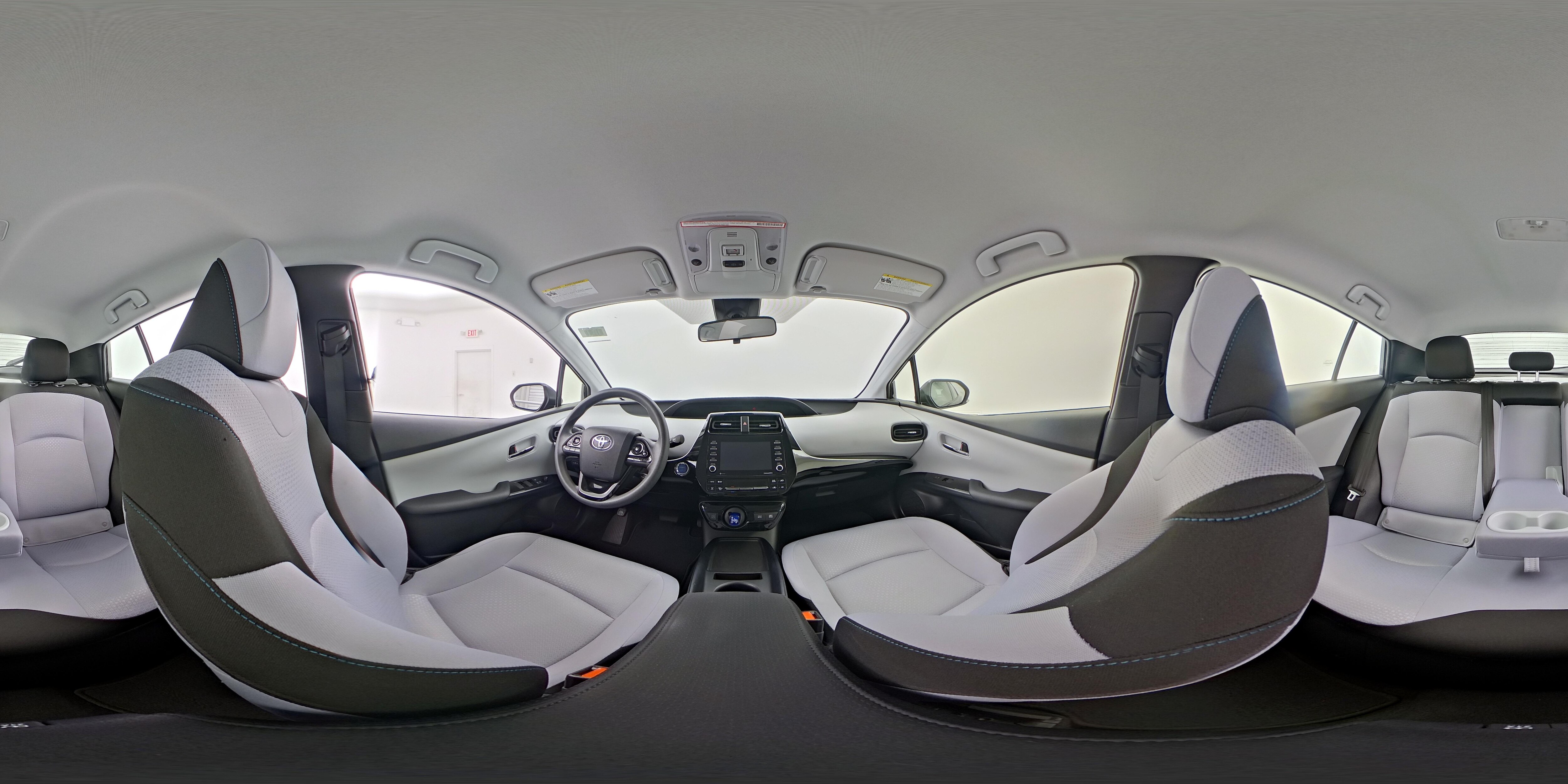 2022 Toyota Prius LE - Photo 24