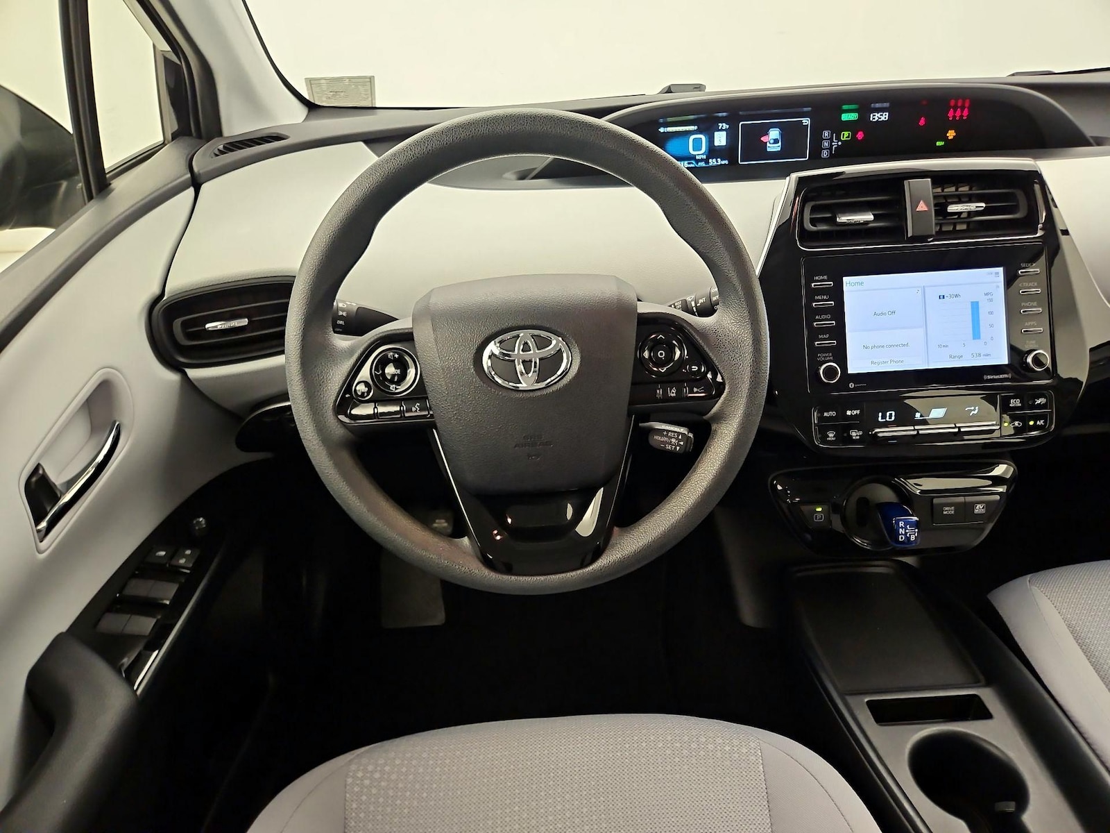 2022 Toyota Prius LE - Photo 11