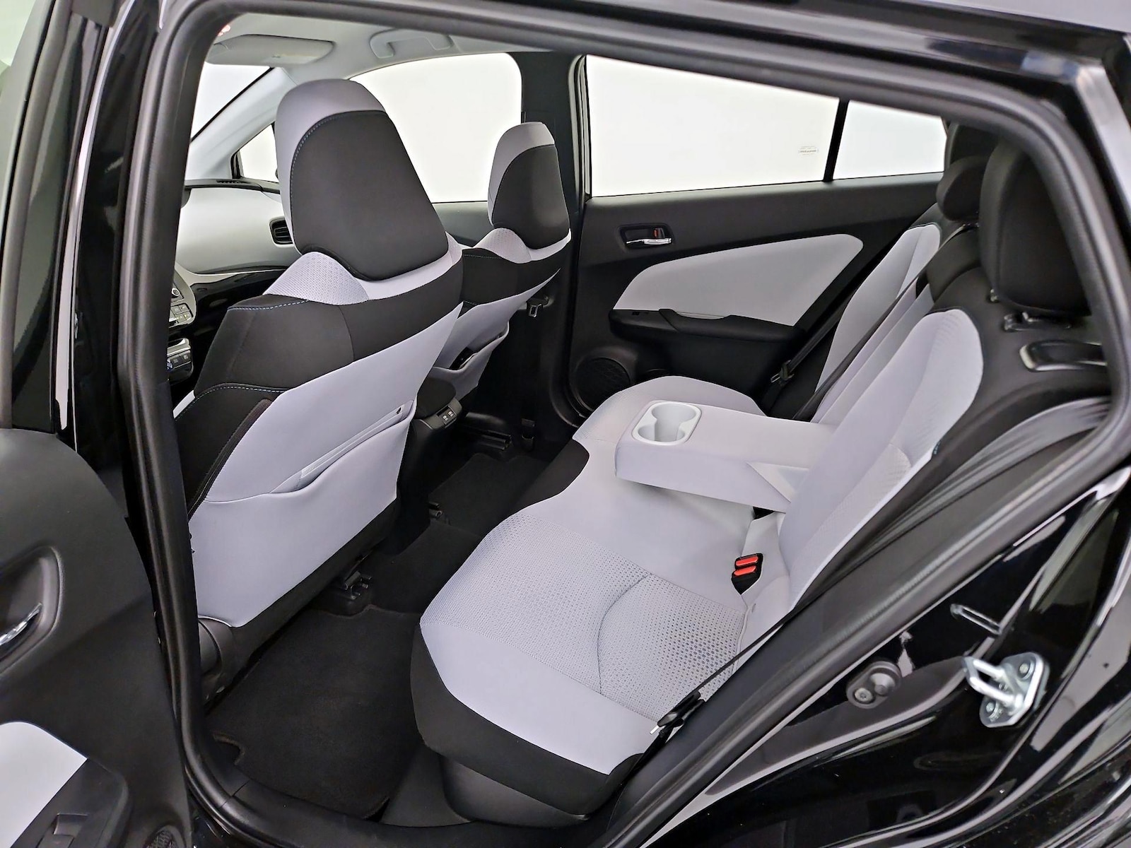 2022 Toyota Prius LE - Photo 20