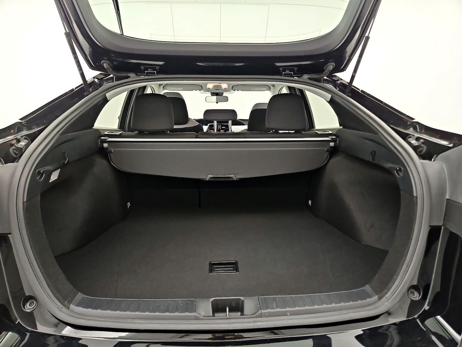 2022 Toyota Prius LE - Photo 21