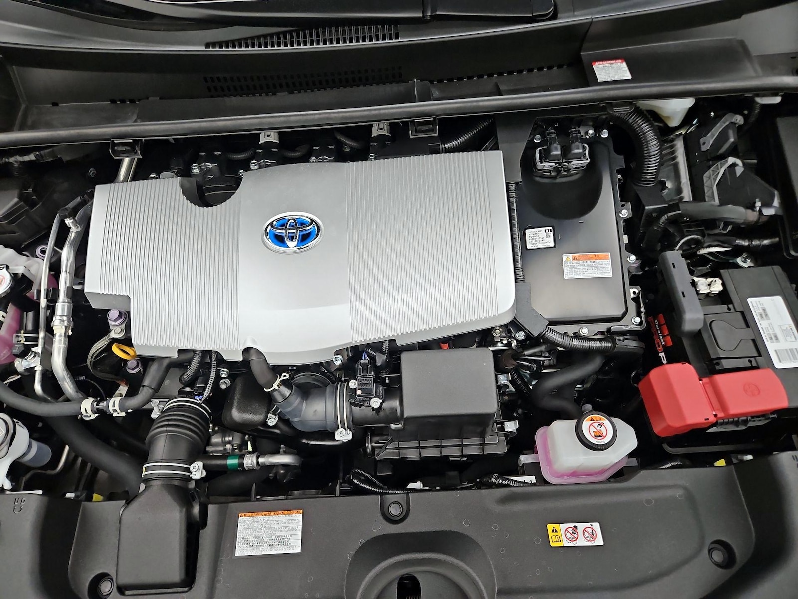 2022 Toyota Prius LE - Photo 22