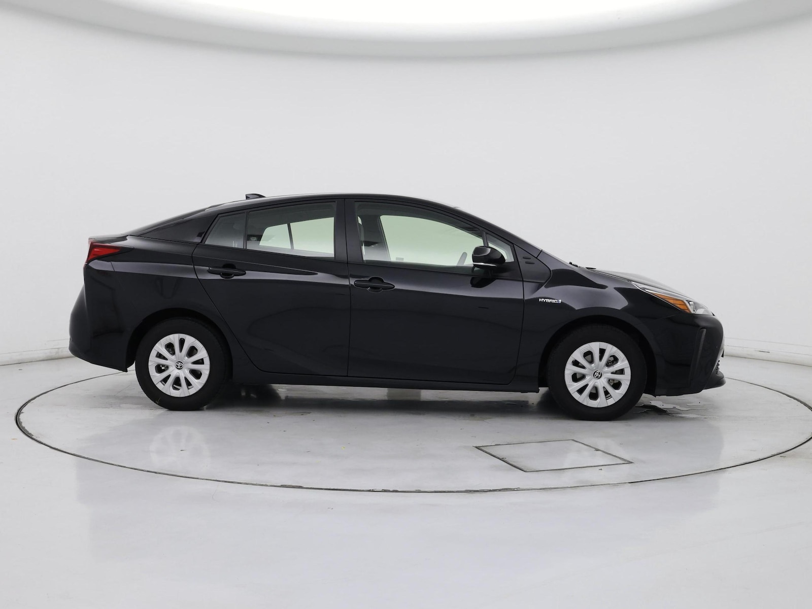 2022 Toyota Prius LE - Photo 8