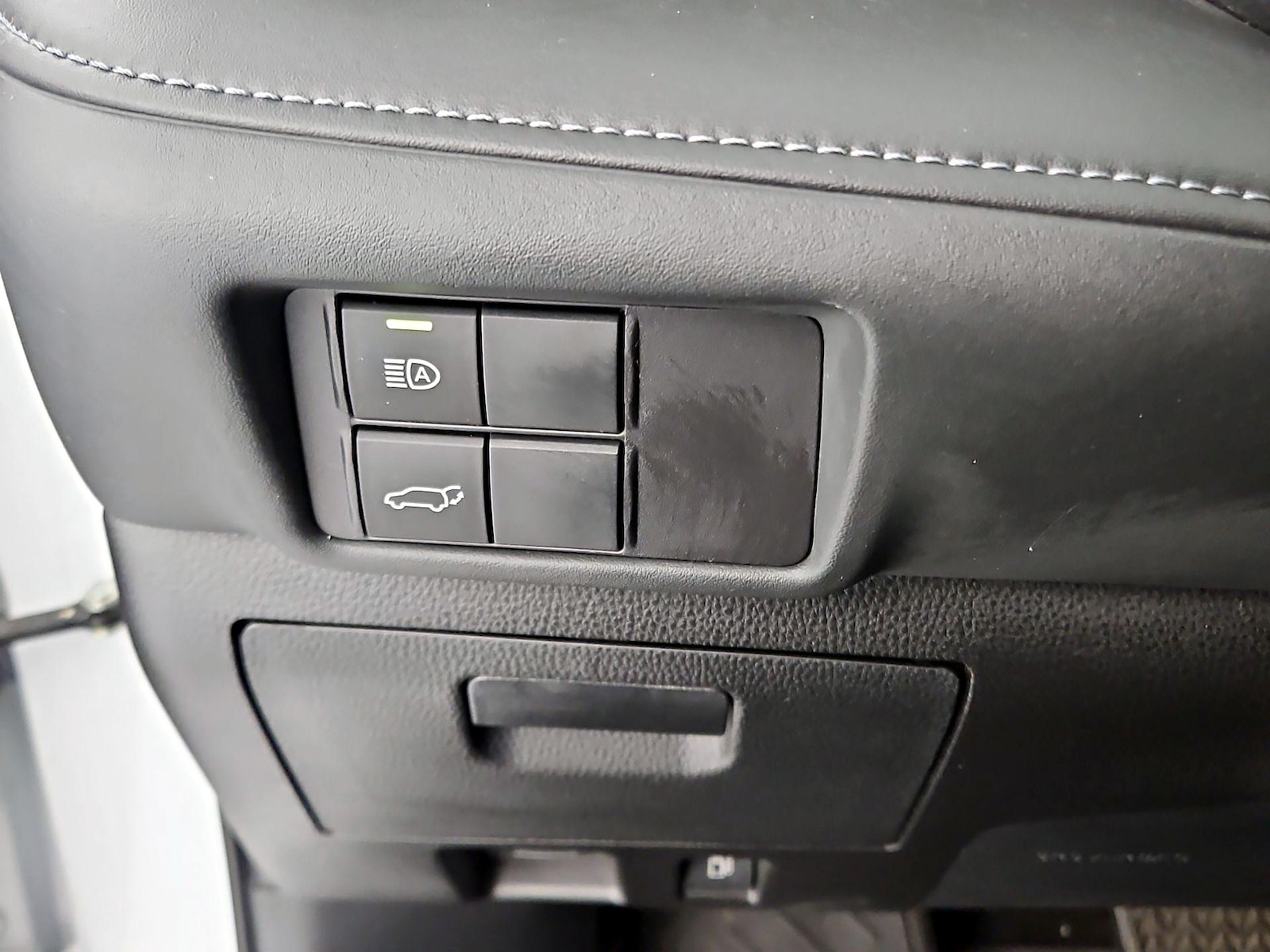 2022 Toyota Highlander XLE - Photo 14