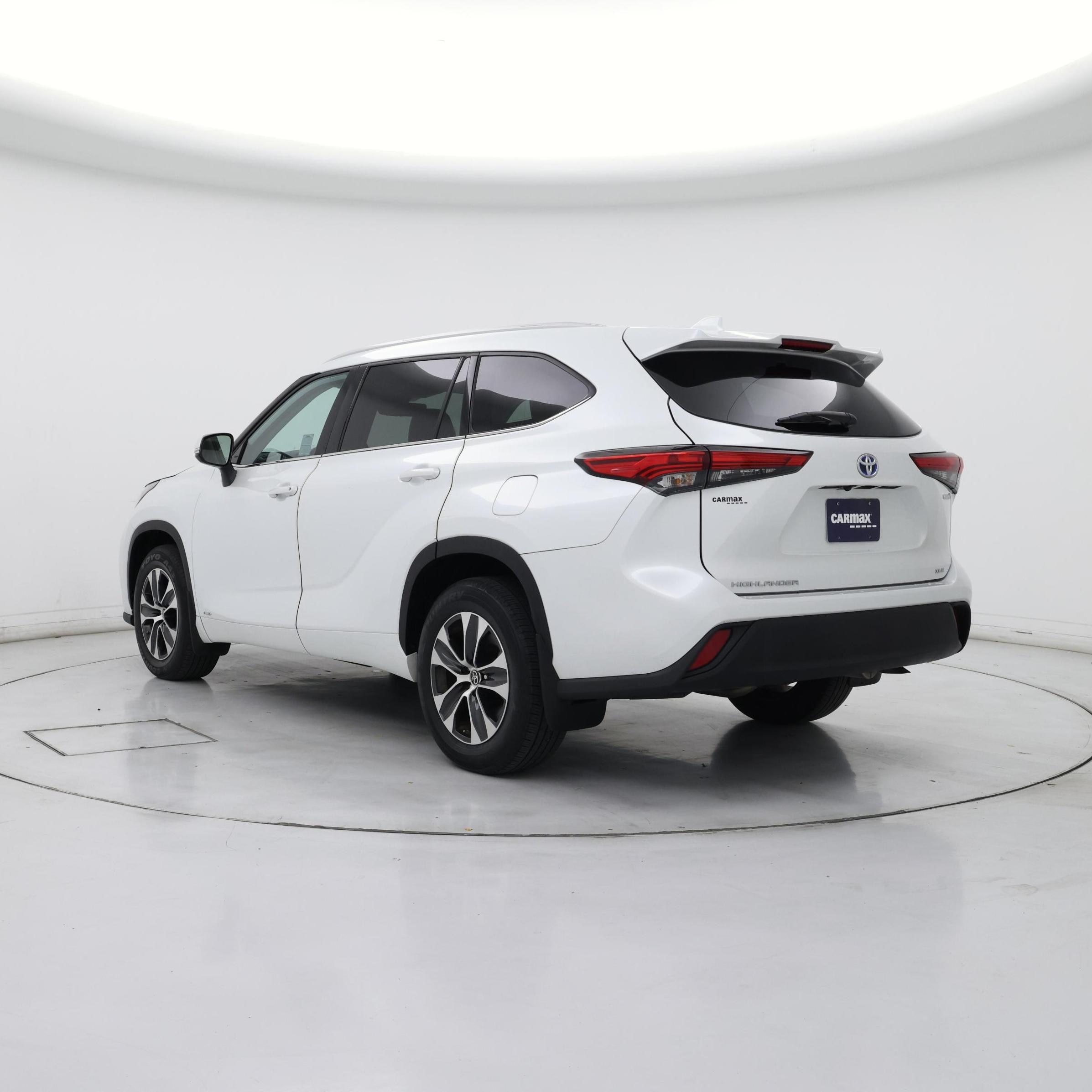 Thumbnail: 2022 Toyota Highlander - 2