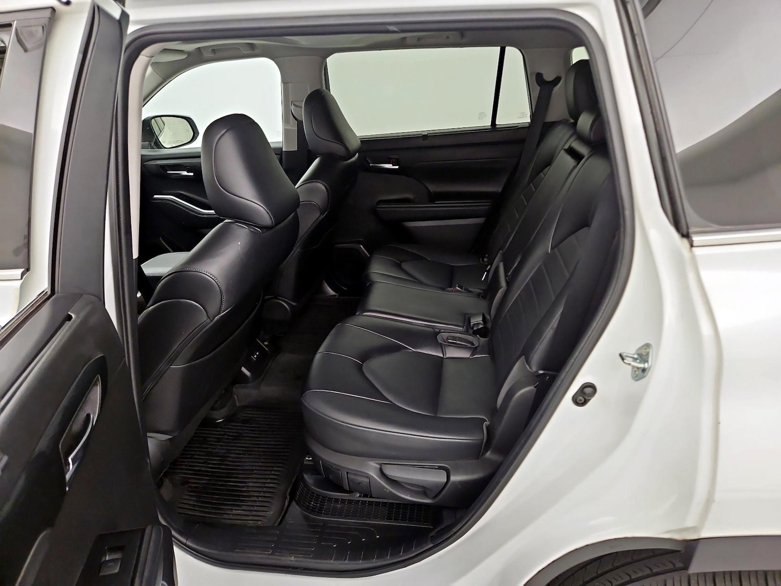 2022 Toyota Highlander XLE - Photo 21