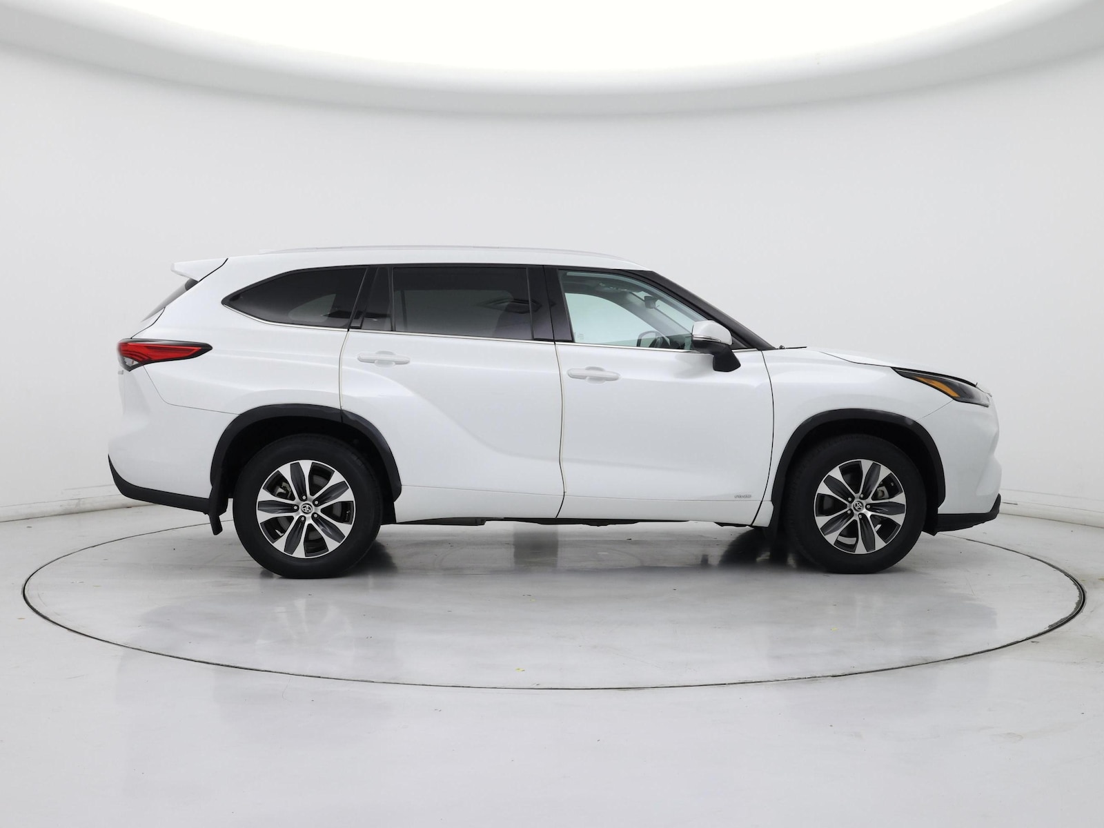2022 Toyota Highlander XLE - Photo 8