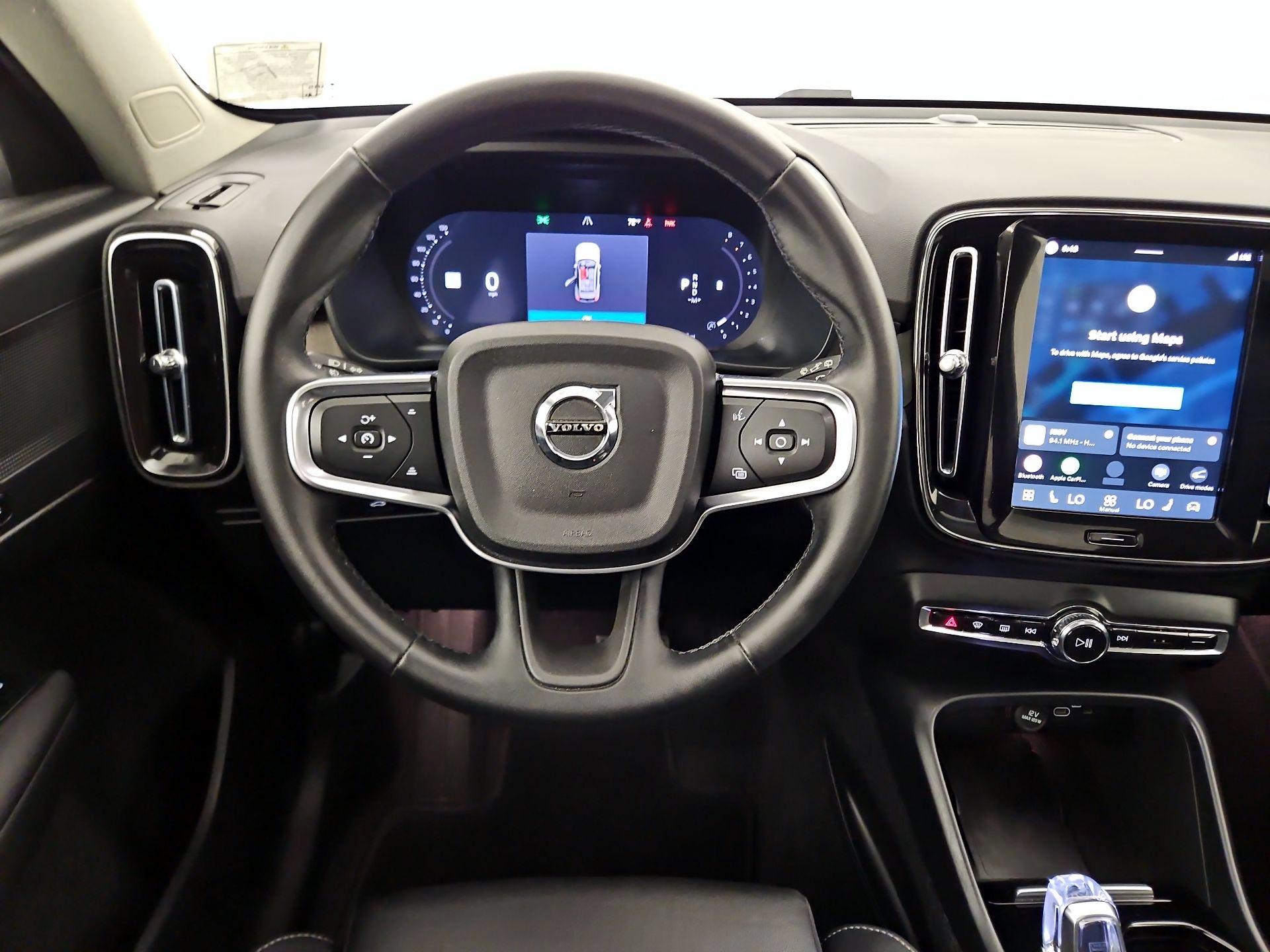Thumbnail: 2025 Volvo XC40 - 10