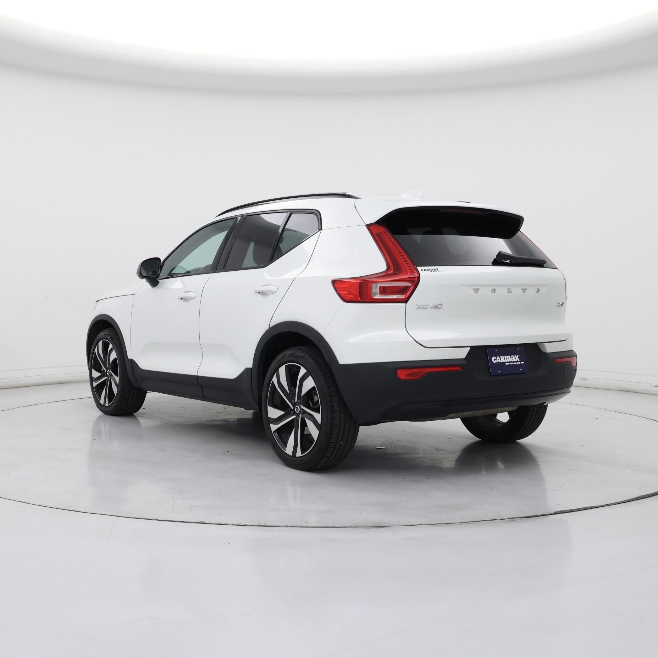 Thumbnail: 2025 Volvo XC40 - 2