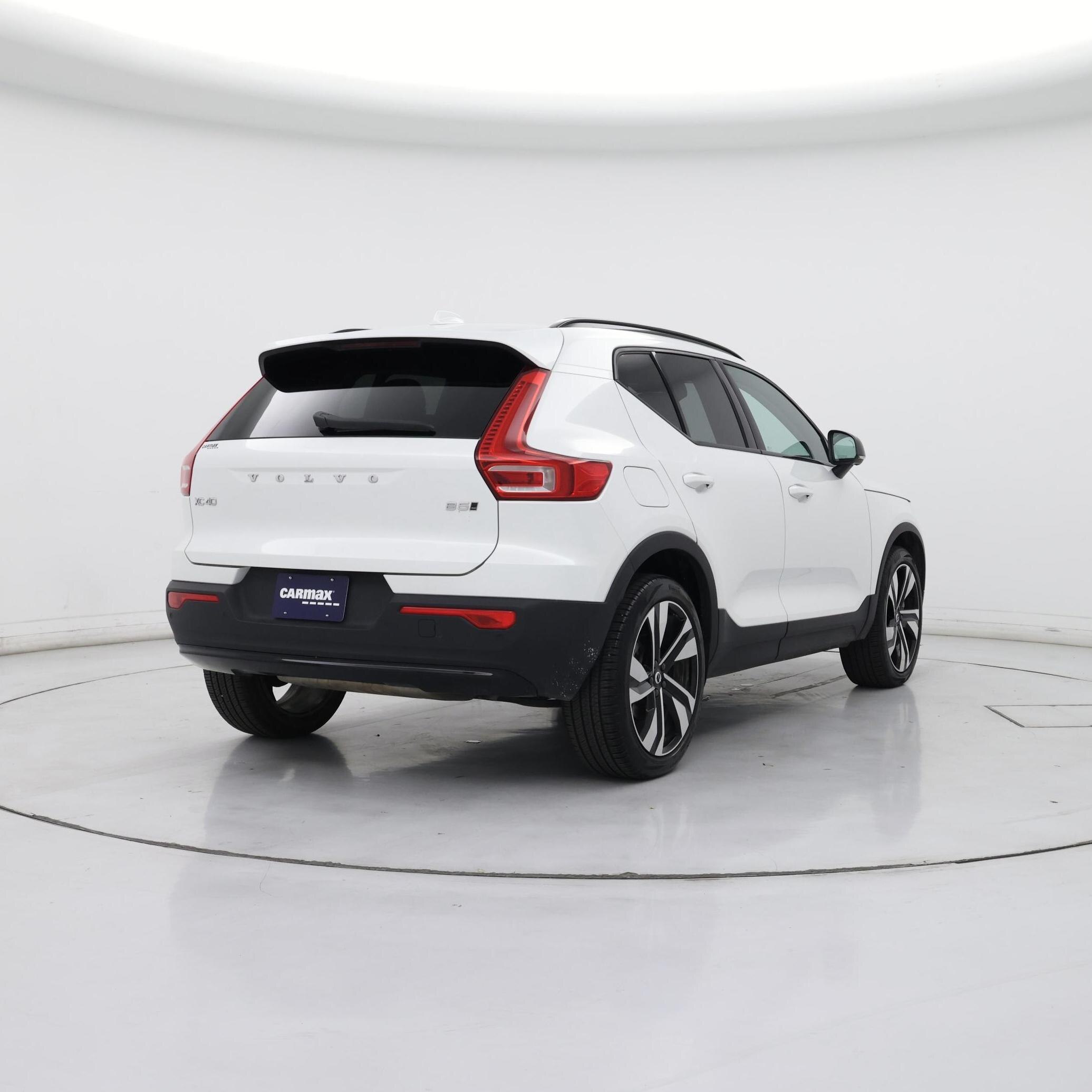 Thumbnail: 2025 Volvo XC40 - 8