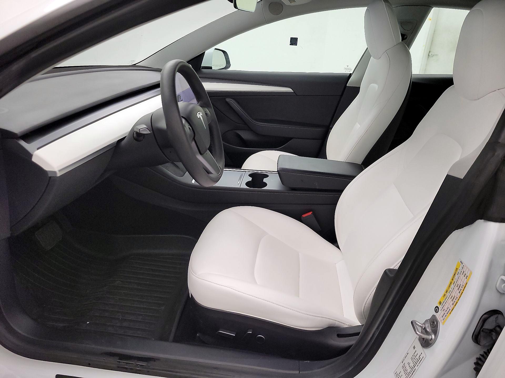 Thumbnail: 2021 Tesla Model 3 - 11