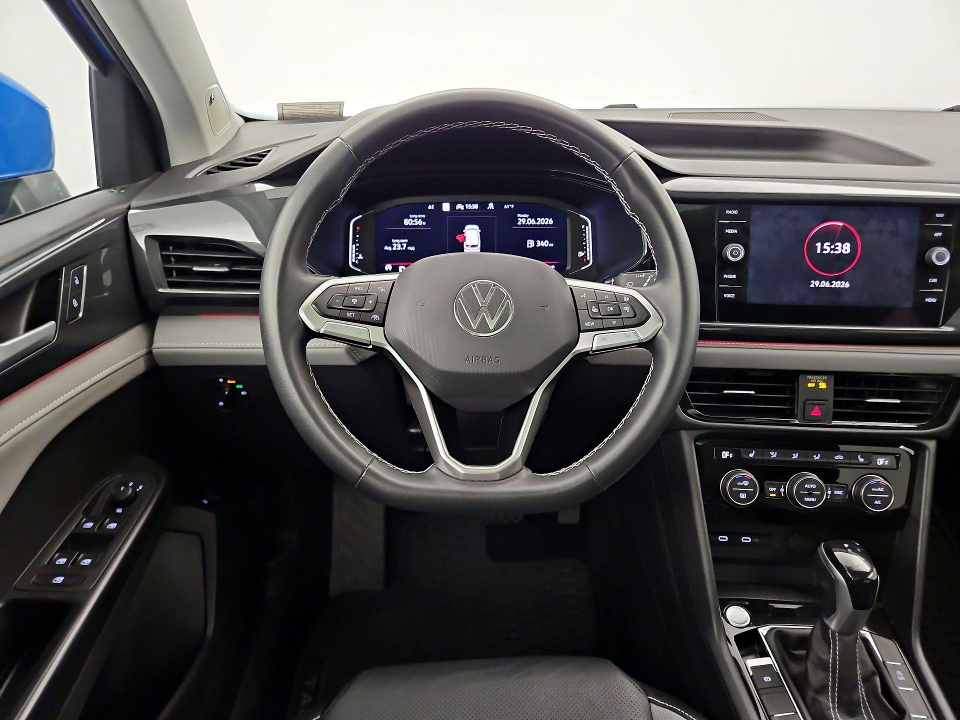 Thumbnail: 2022 Volkswagen Taos - 10