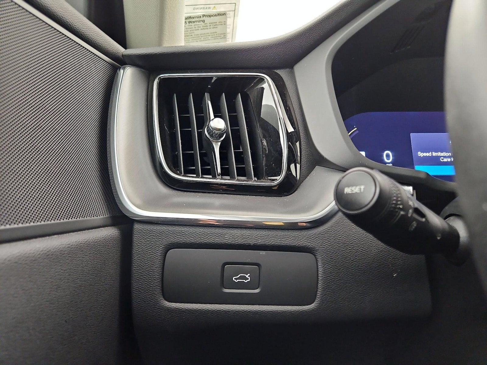 2023 Volvo XC60 Core - Photo 14